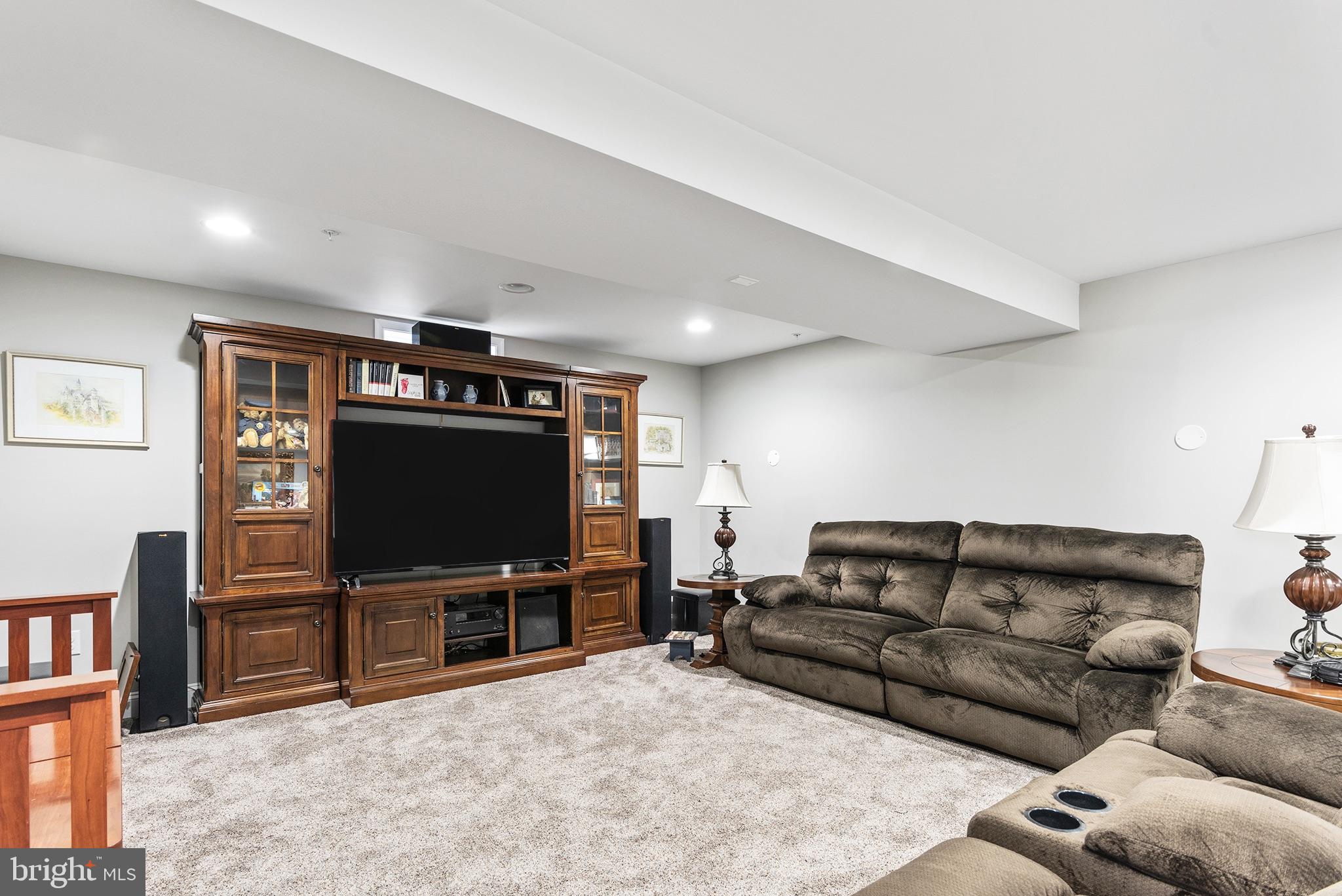 OLDFIELD ACRES - Residential