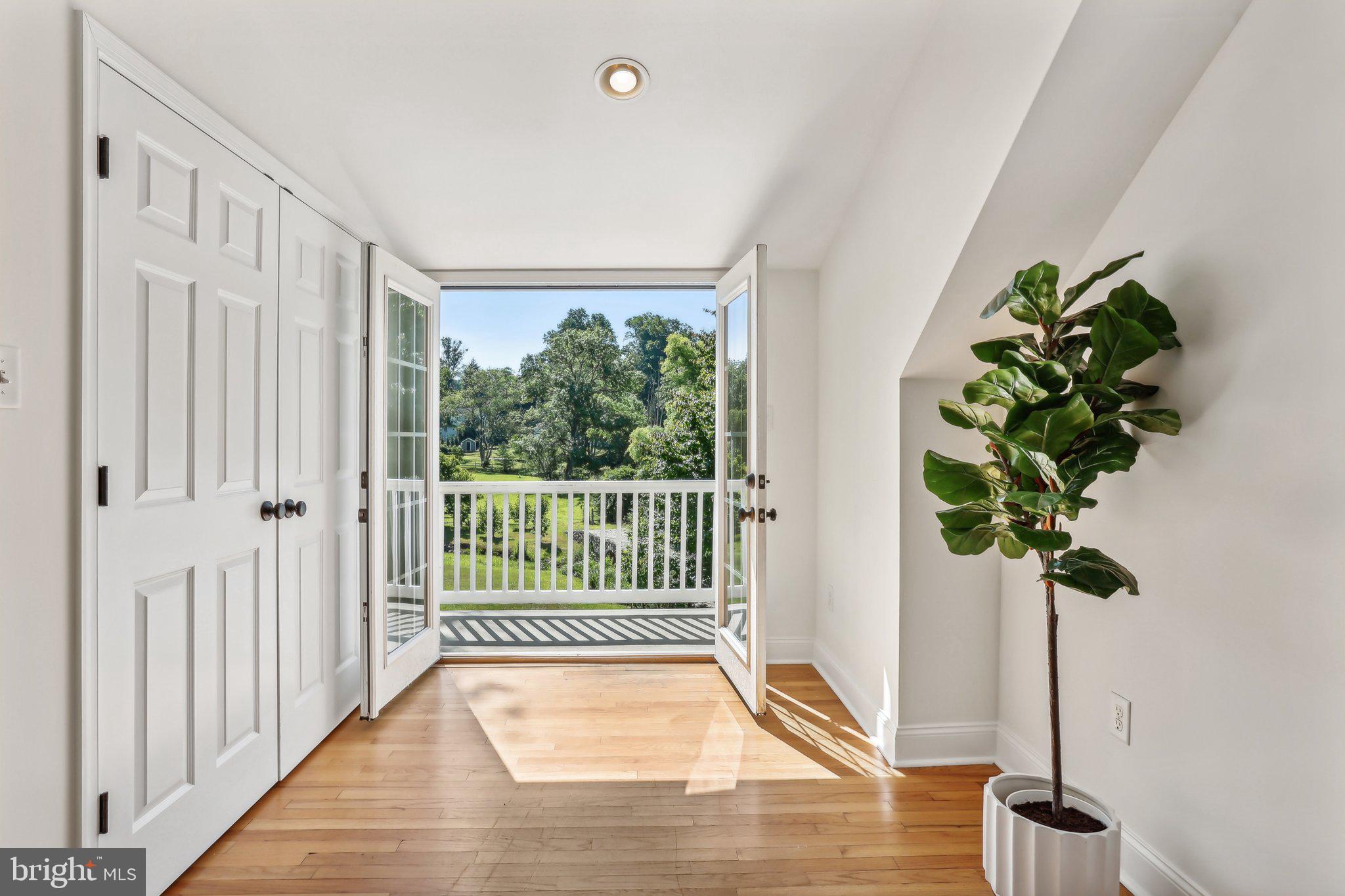 RADNOR HUNT - Residential