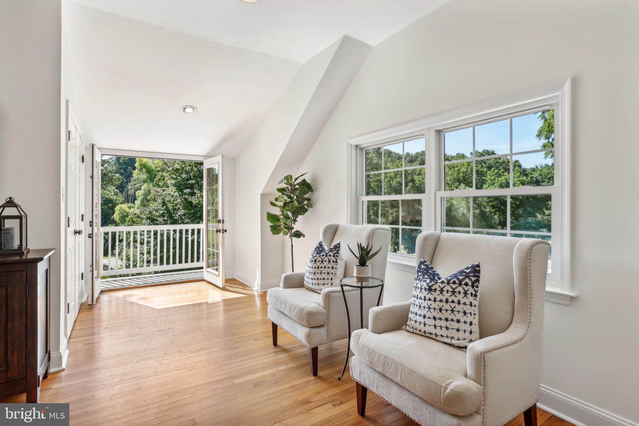 RADNOR HUNT - Residential