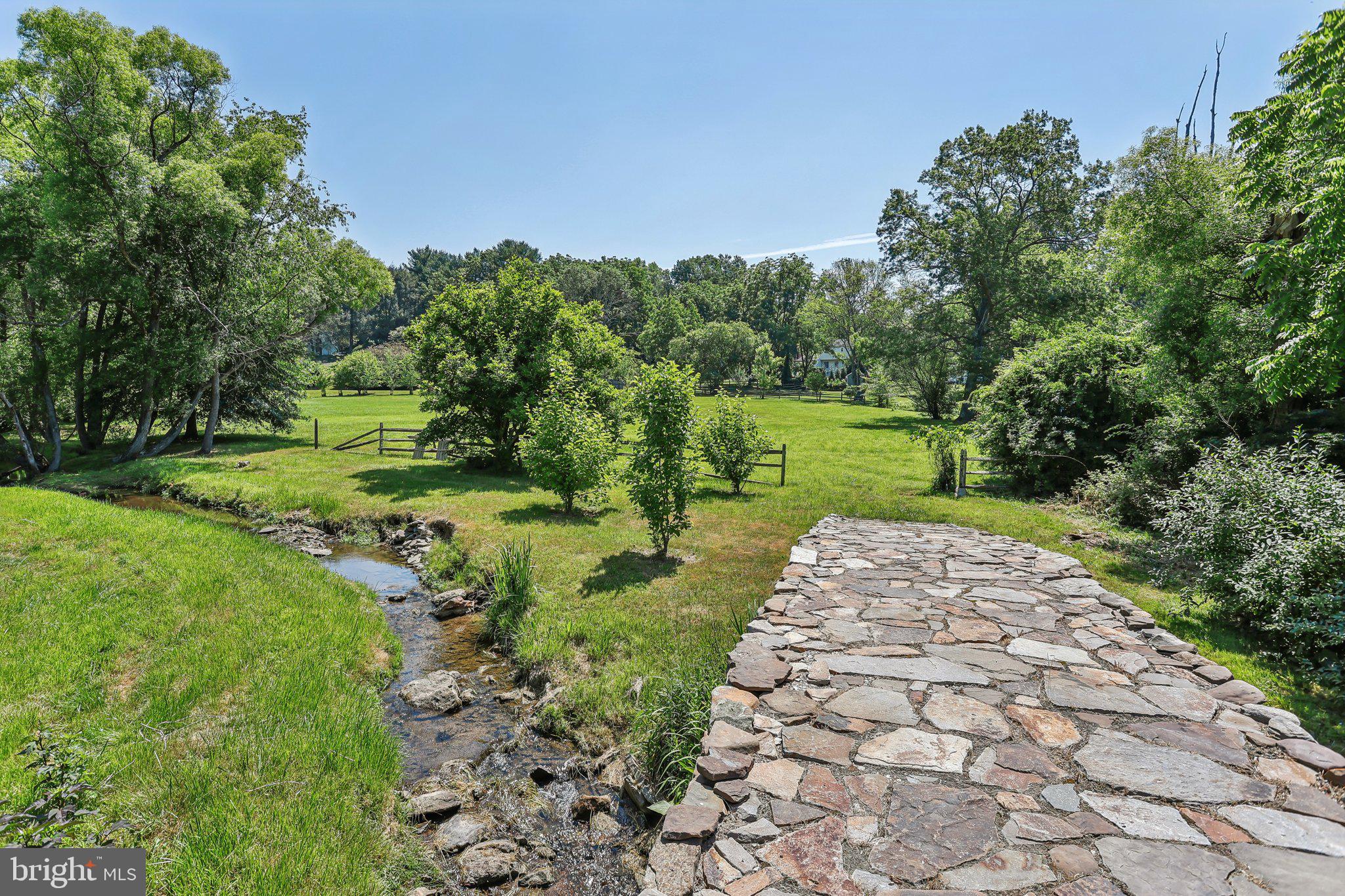 RADNOR HUNT - Residential