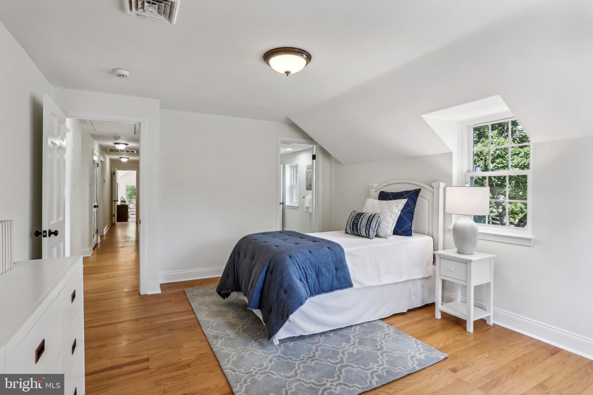 RADNOR HUNT - Residential