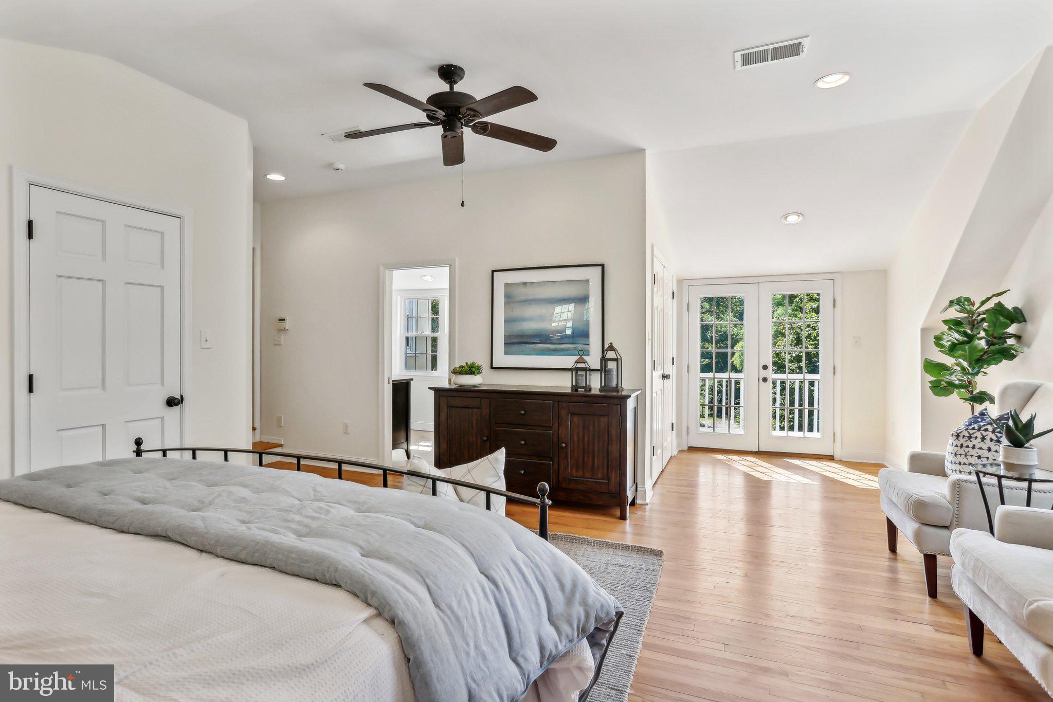 RADNOR HUNT - Residential