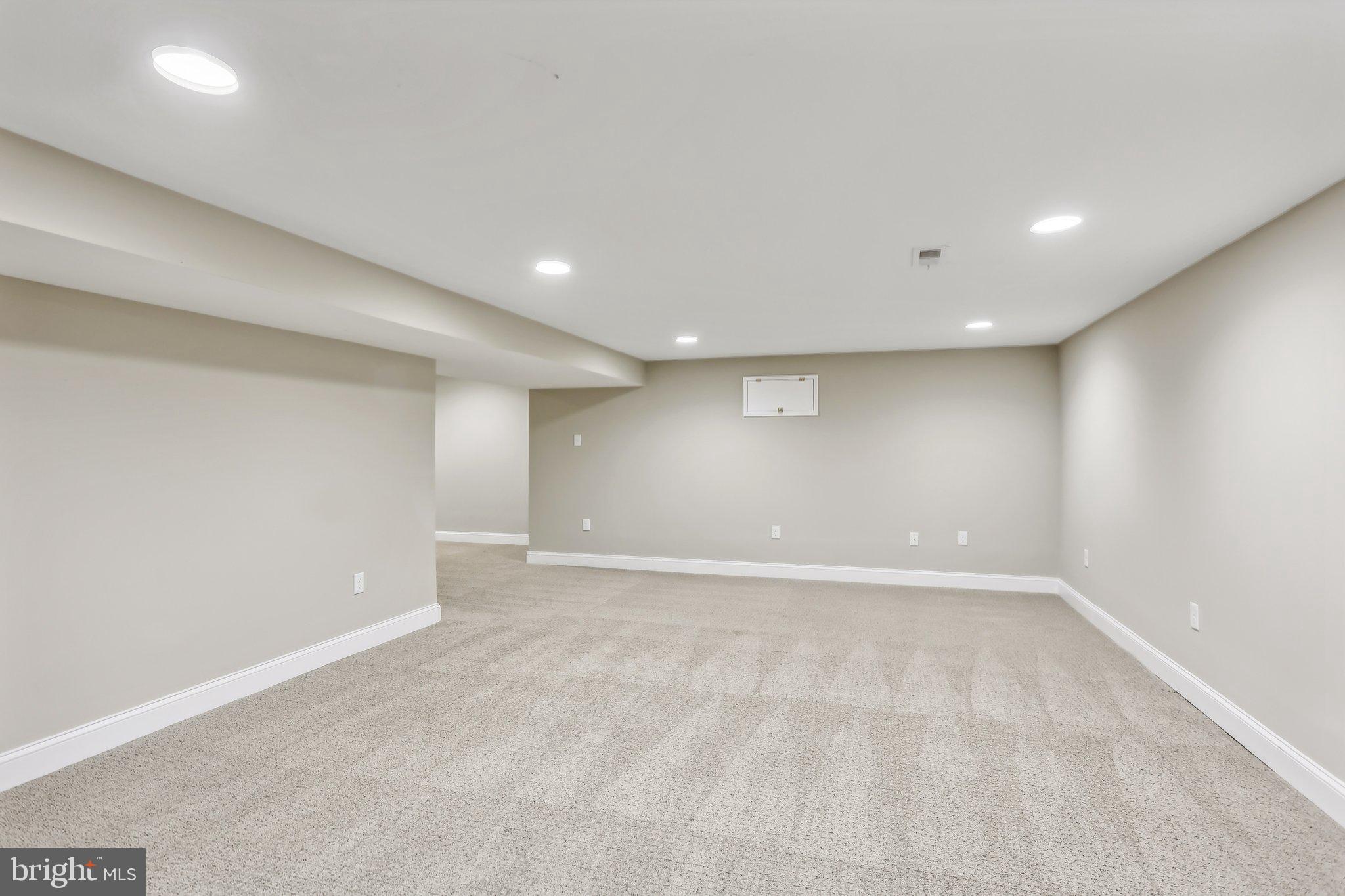 RADNOR HUNT - Residential