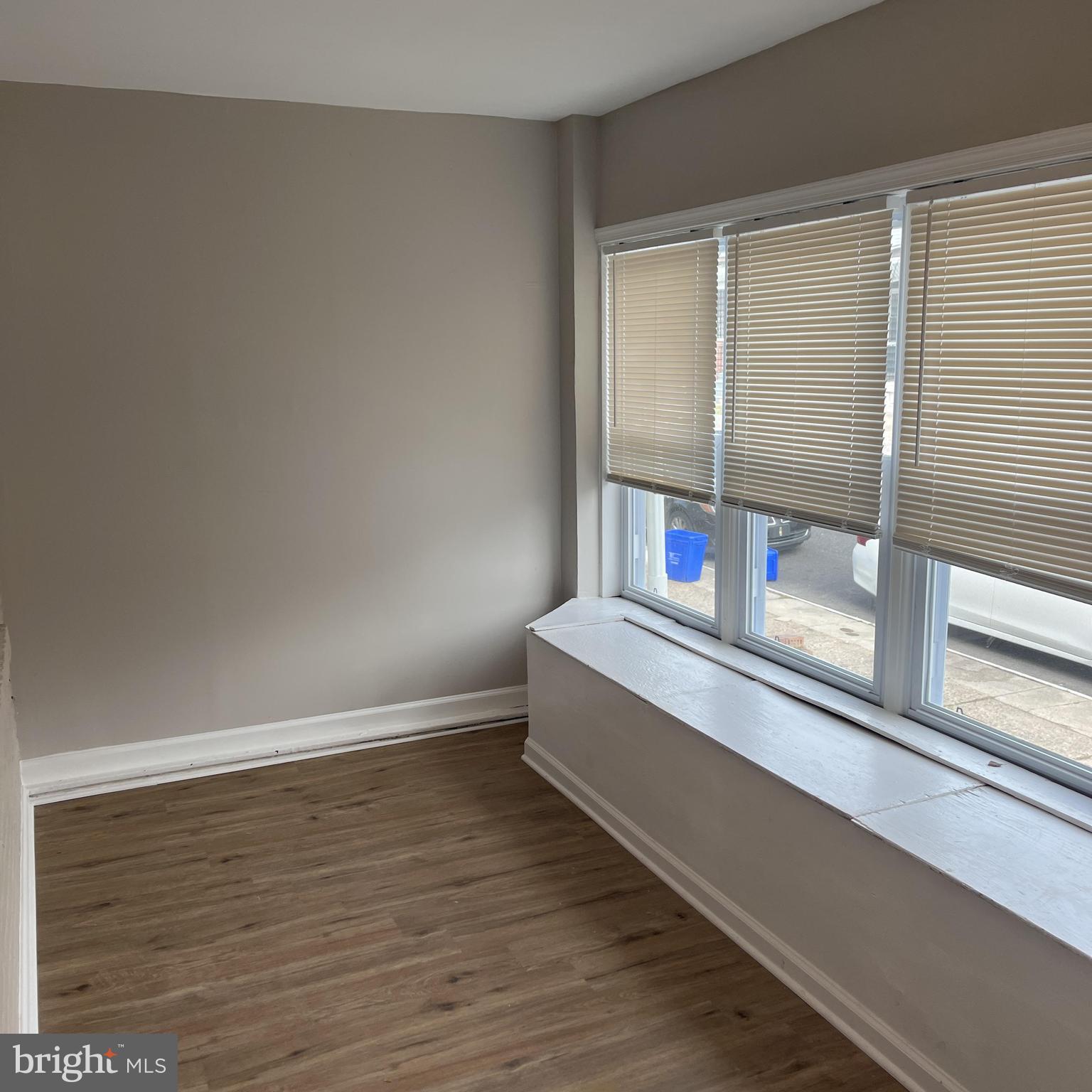 ELMWOOD PARK - Residential
