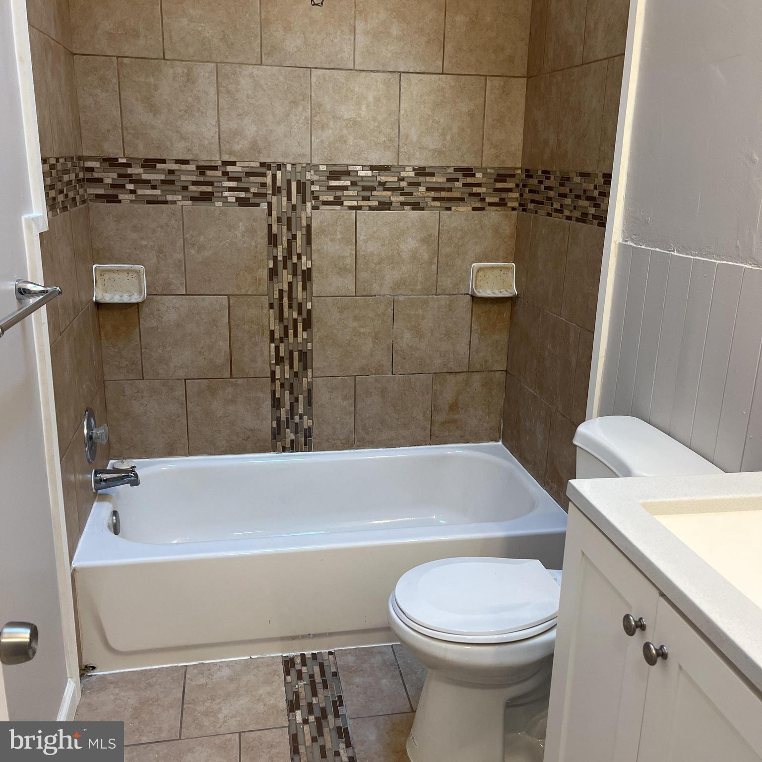 ELMWOOD PARK - Residential