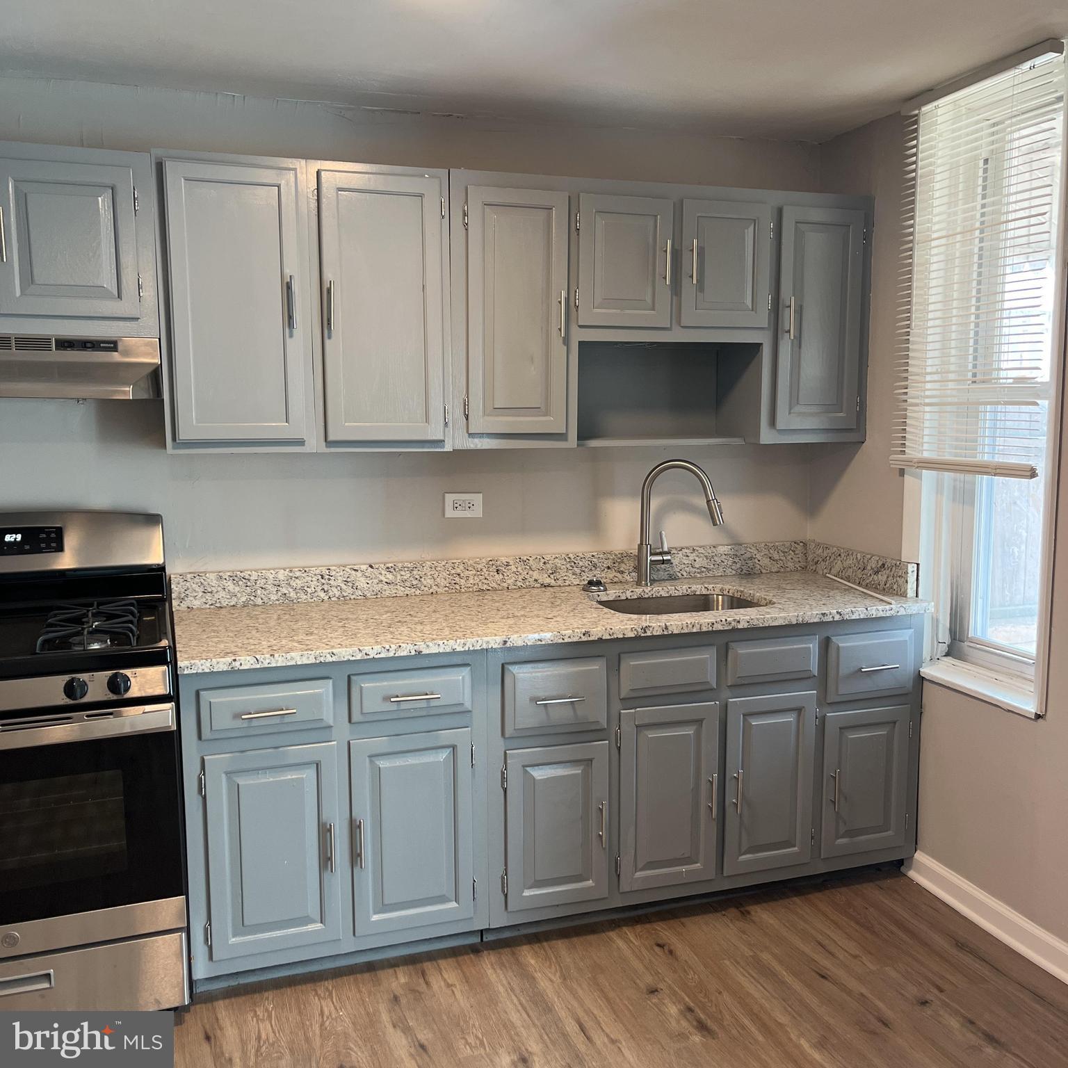 ELMWOOD PARK - Residential