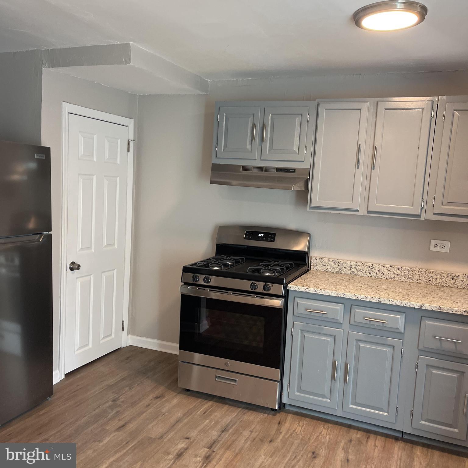 ELMWOOD PARK - Residential