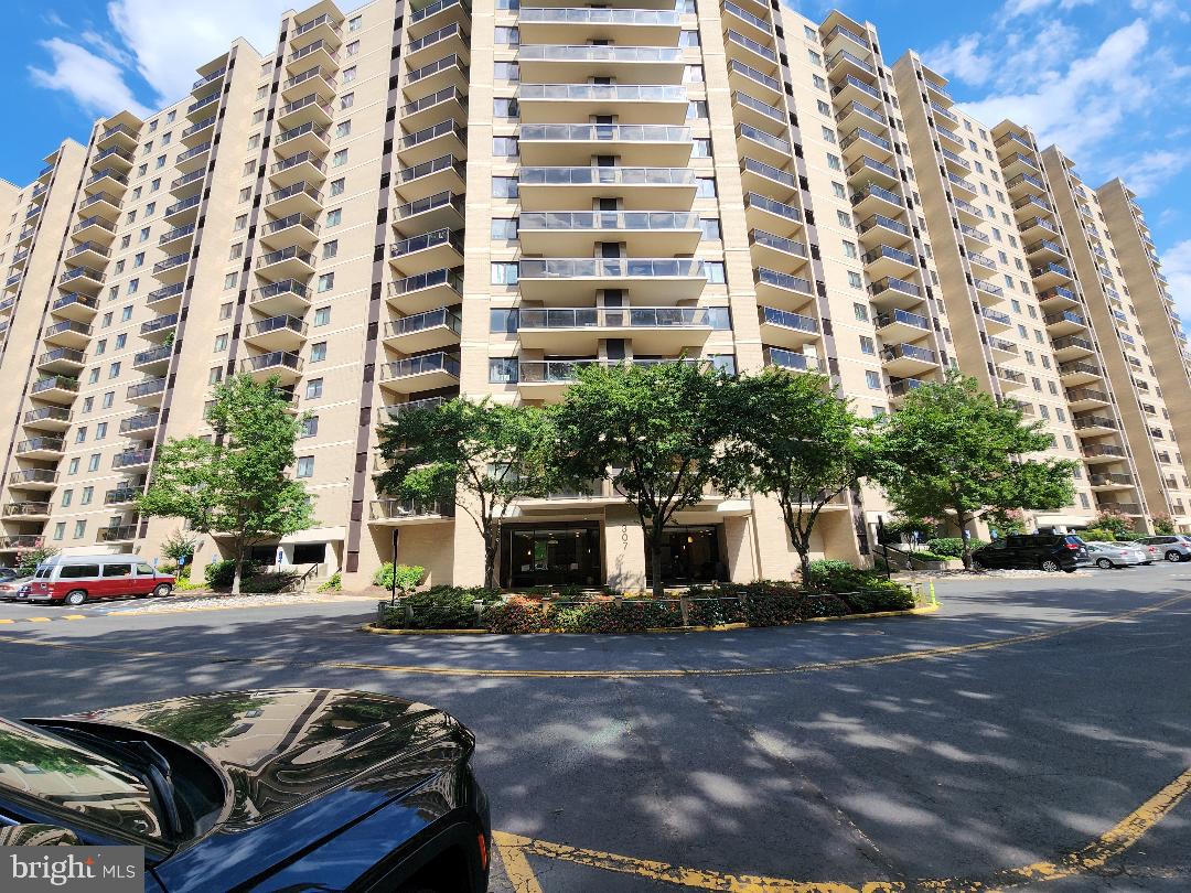 307 YOAKUM PARKWAY 1024
