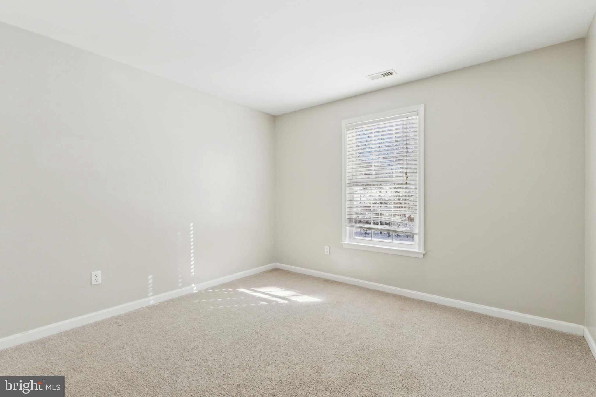 COVE POINT WOODS - Residential