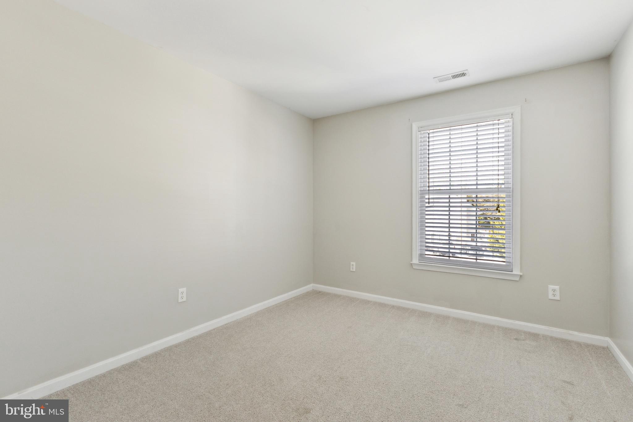 COVE POINT WOODS - Residential