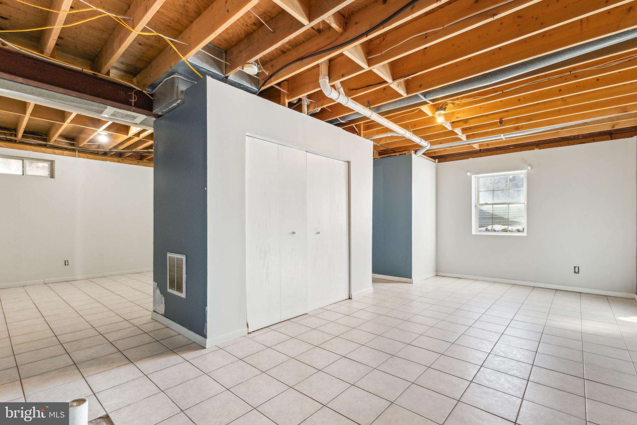 COVE POINT WOODS - Residential