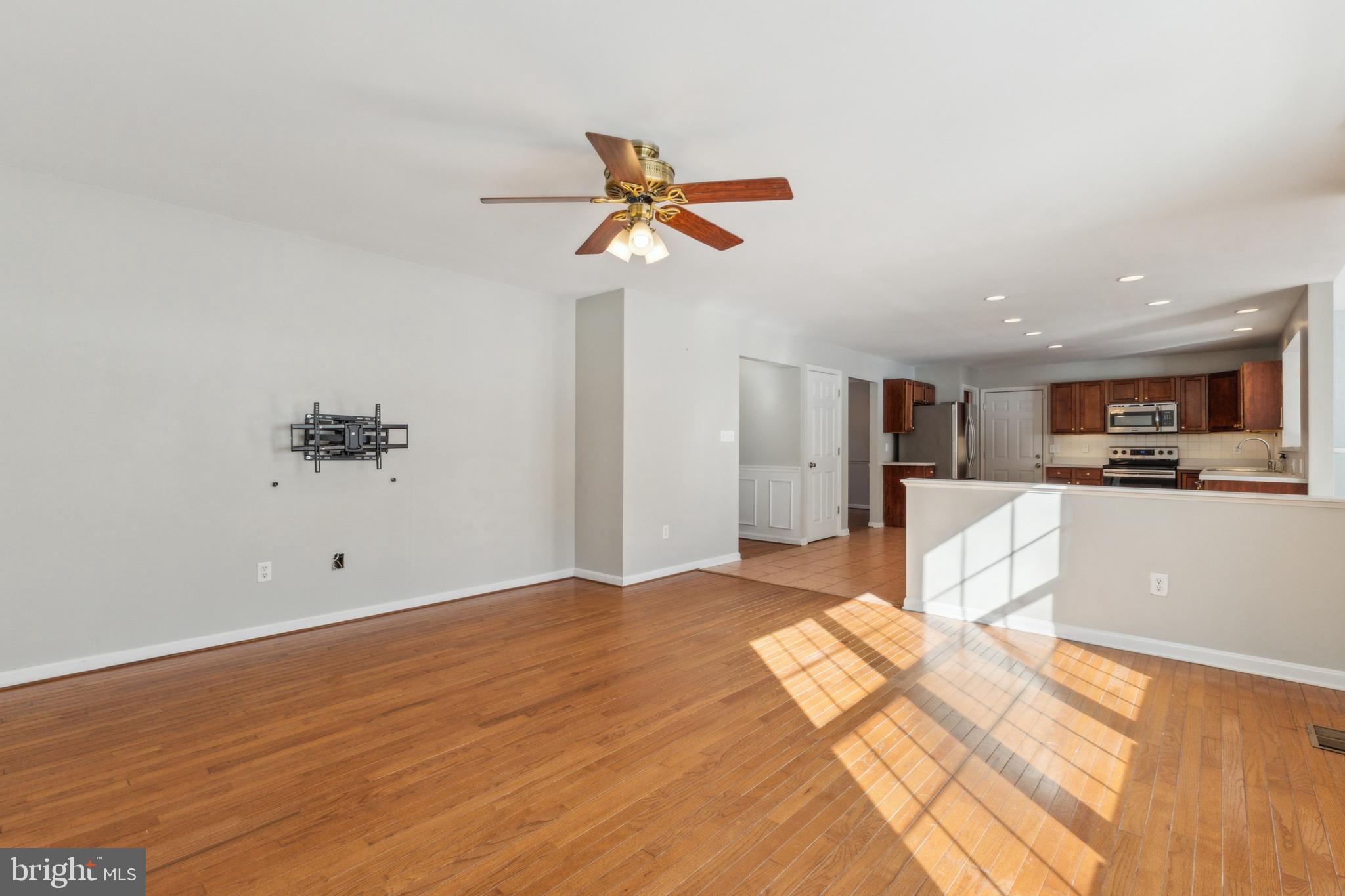 COVE POINT WOODS - Residential