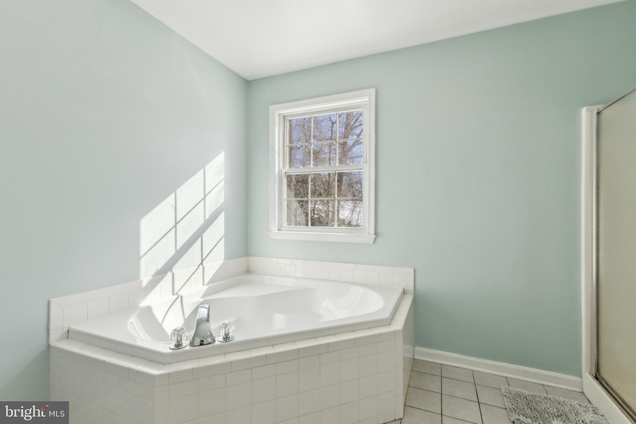 COVE POINT WOODS - Residential