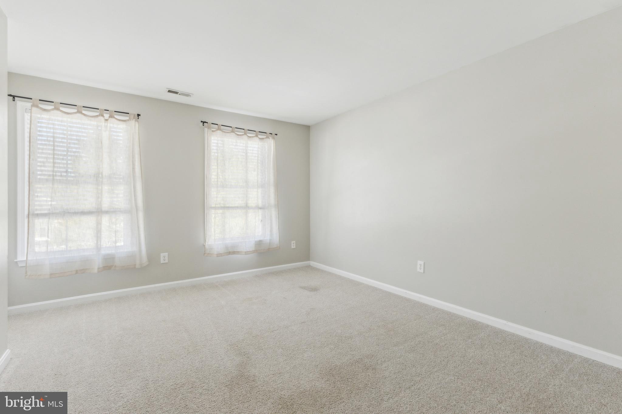 COVE POINT WOODS - Residential