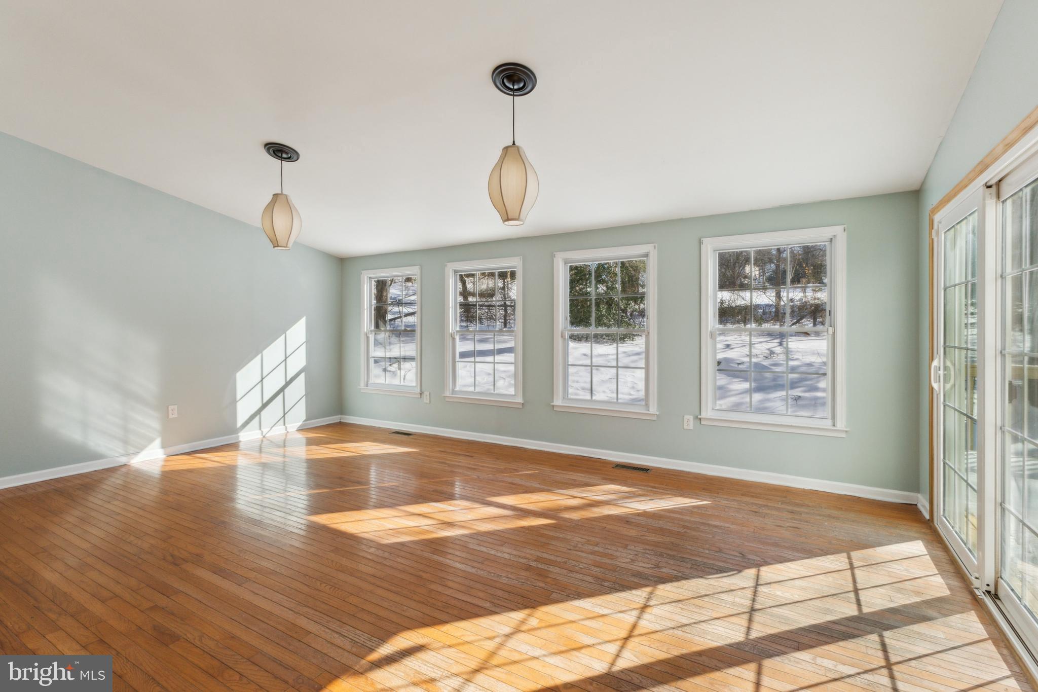 COVE POINT WOODS - Residential