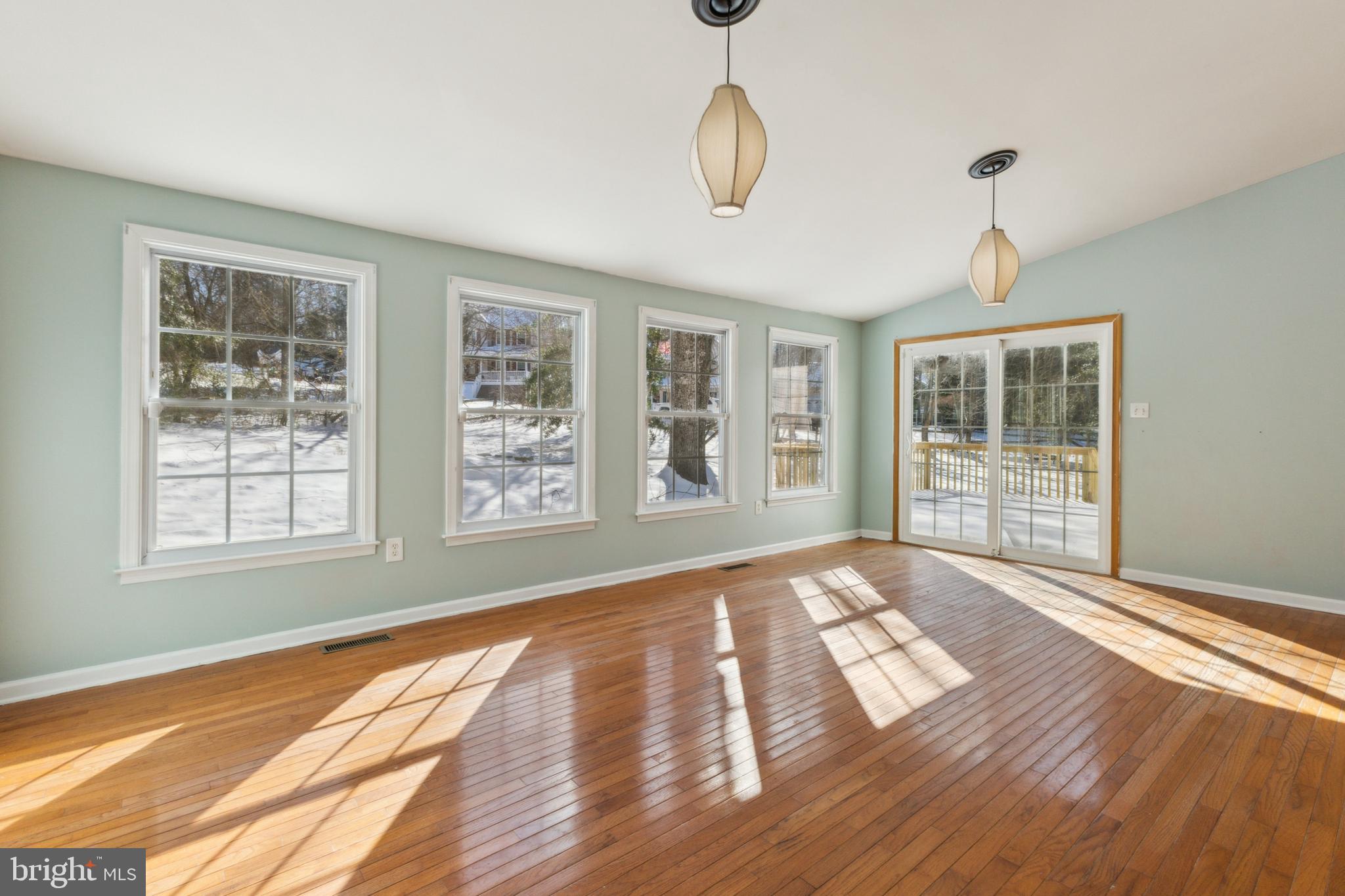 COVE POINT WOODS - Residential