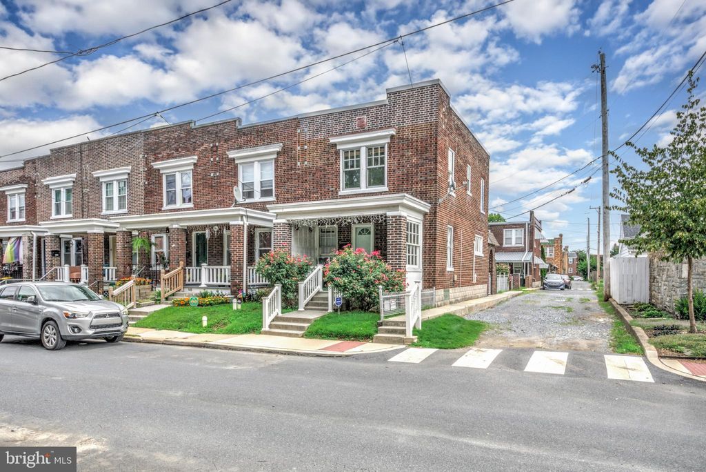 Photo of 520 Reynolds Avenue, LANCASTER, PA 17602 (MLS # PALA2073604)