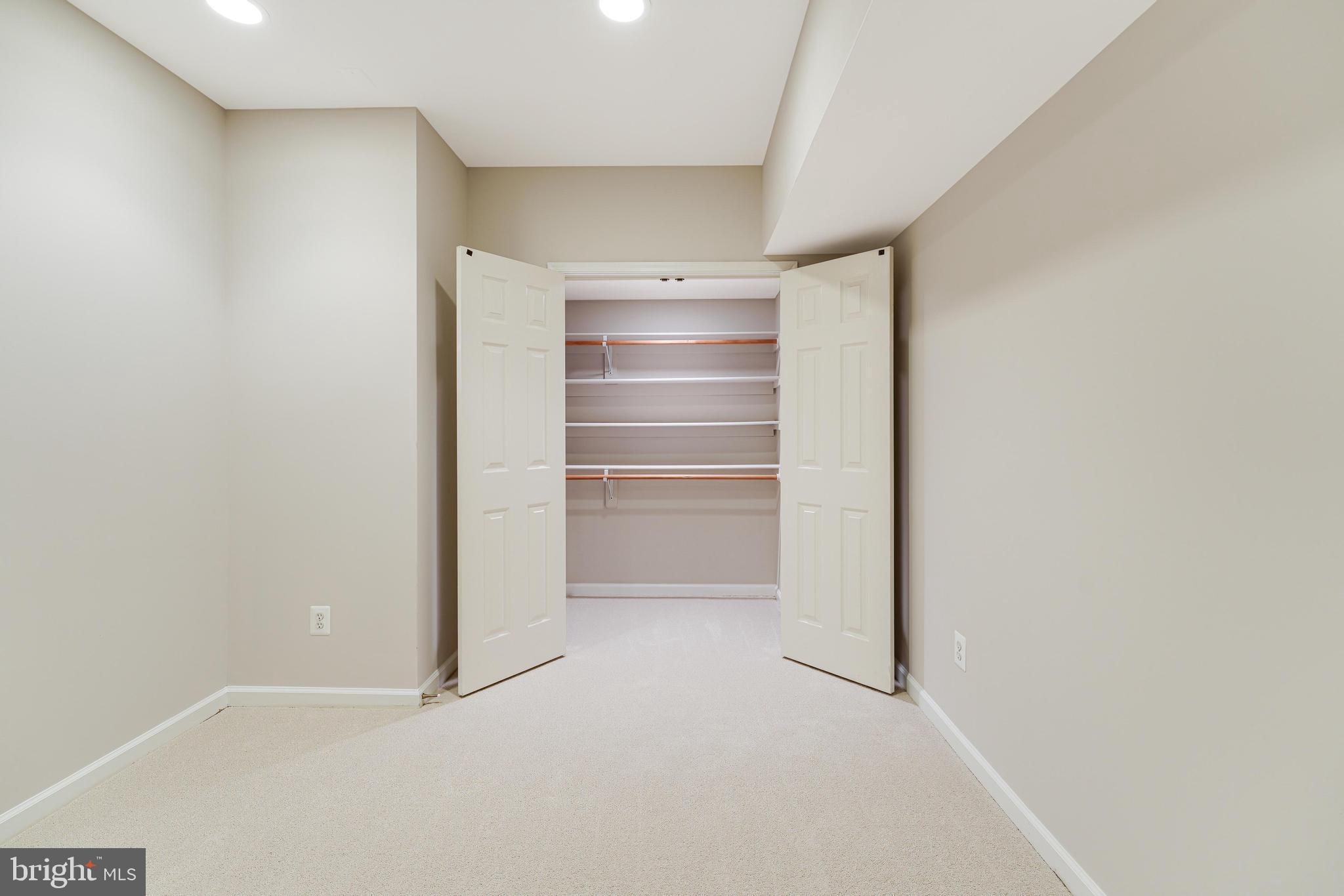 HEATHER KNOLL - Residential