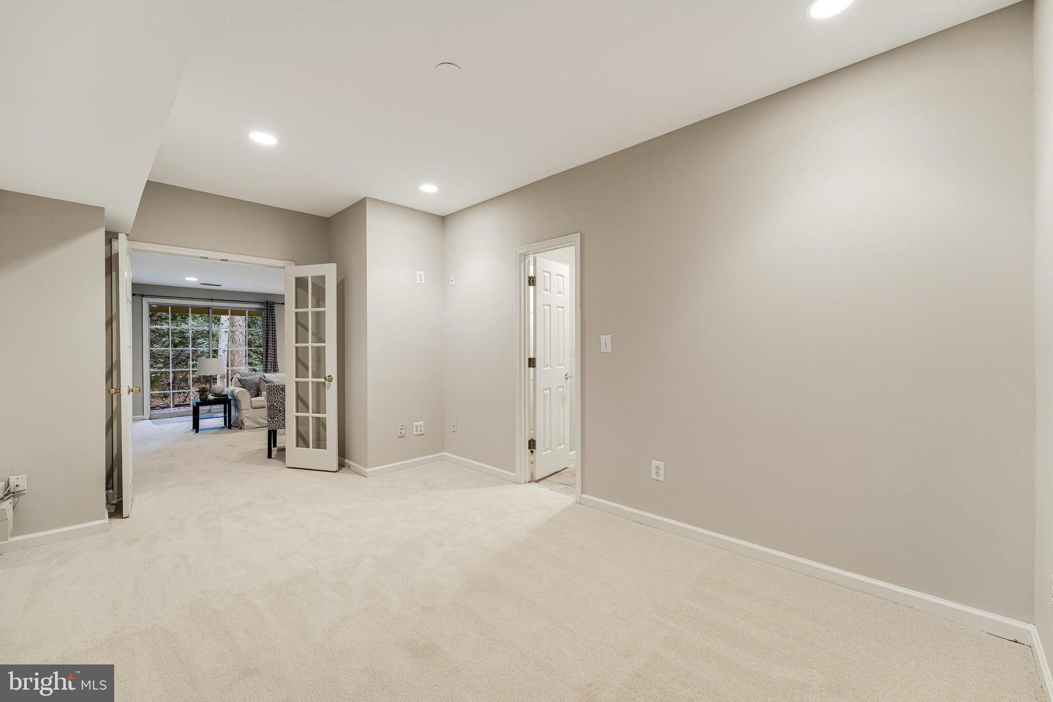 HEATHER KNOLL - Residential