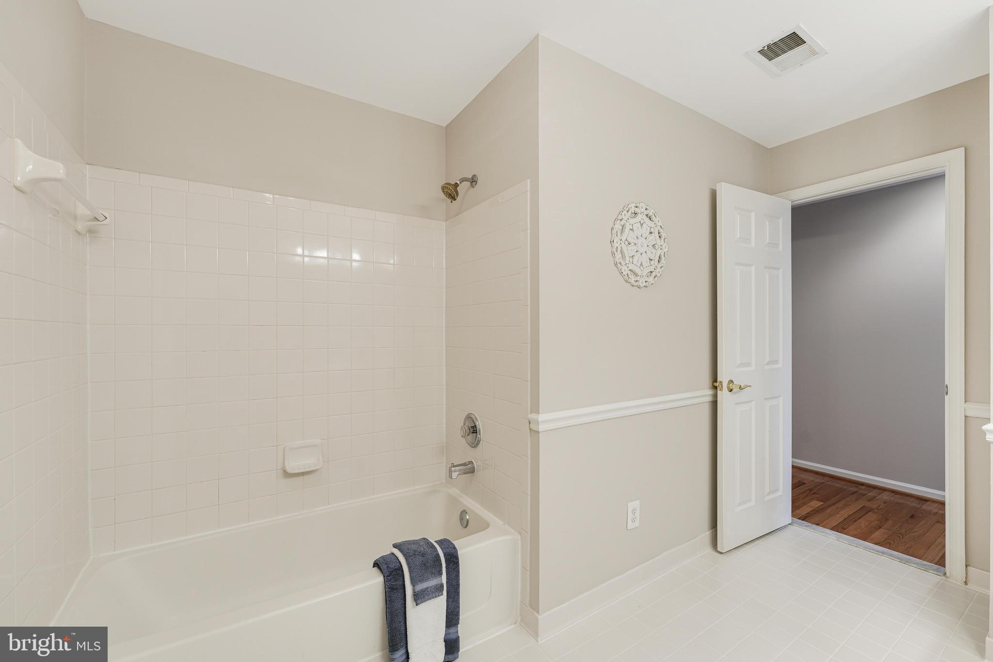 HEATHER KNOLL - Residential