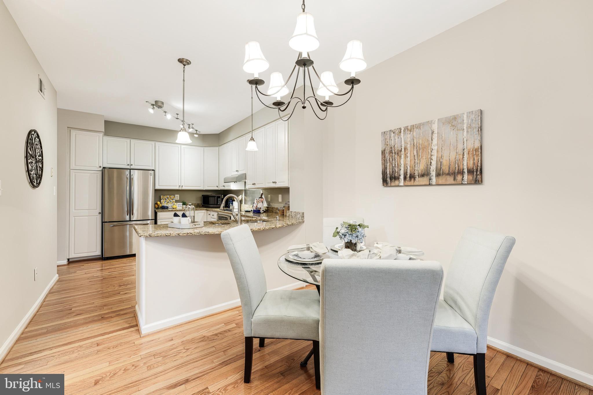 HEATHER KNOLL - Residential