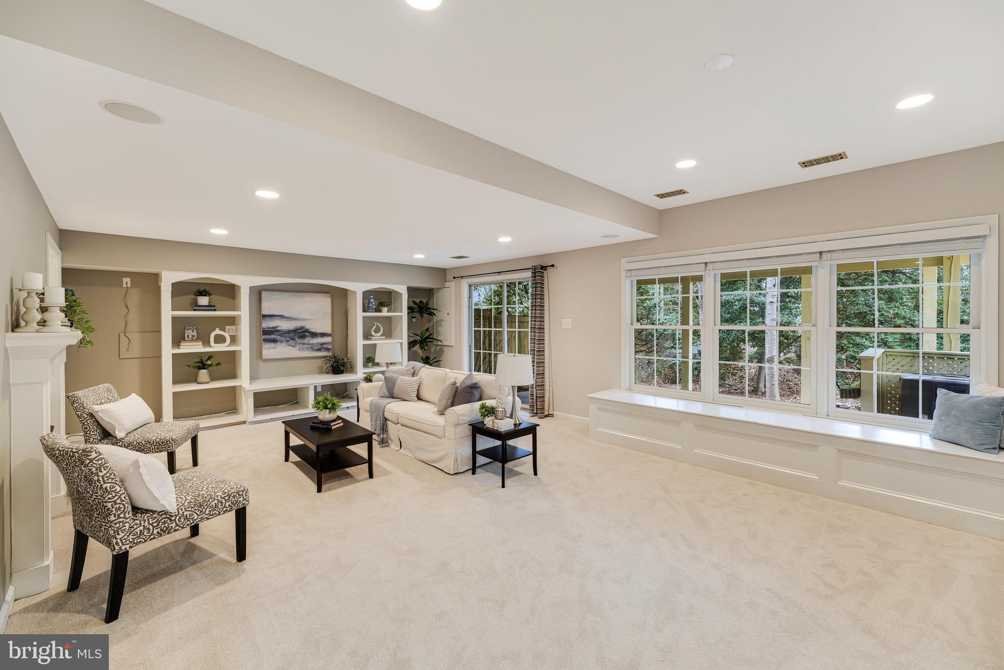 HEATHER KNOLL - Residential