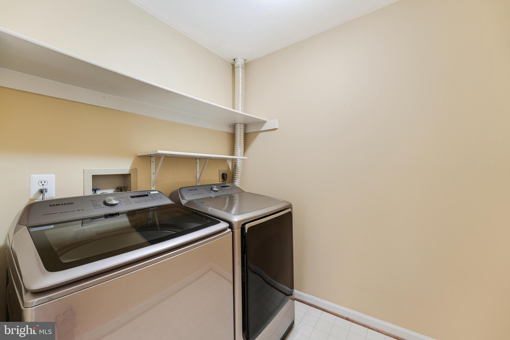 HEATHER KNOLL - Residential