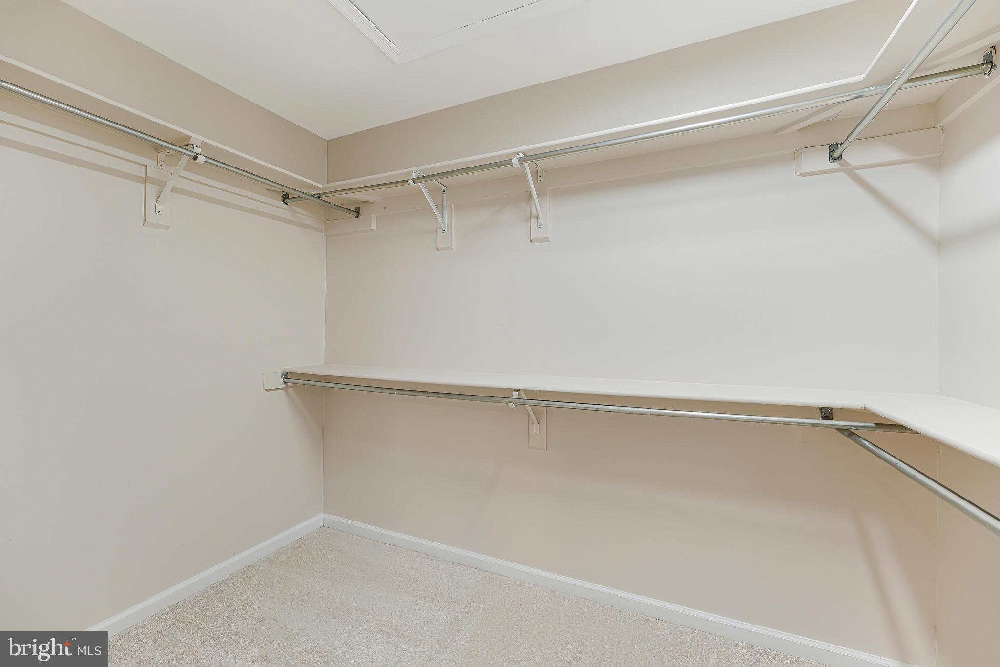 HEATHER KNOLL - Residential