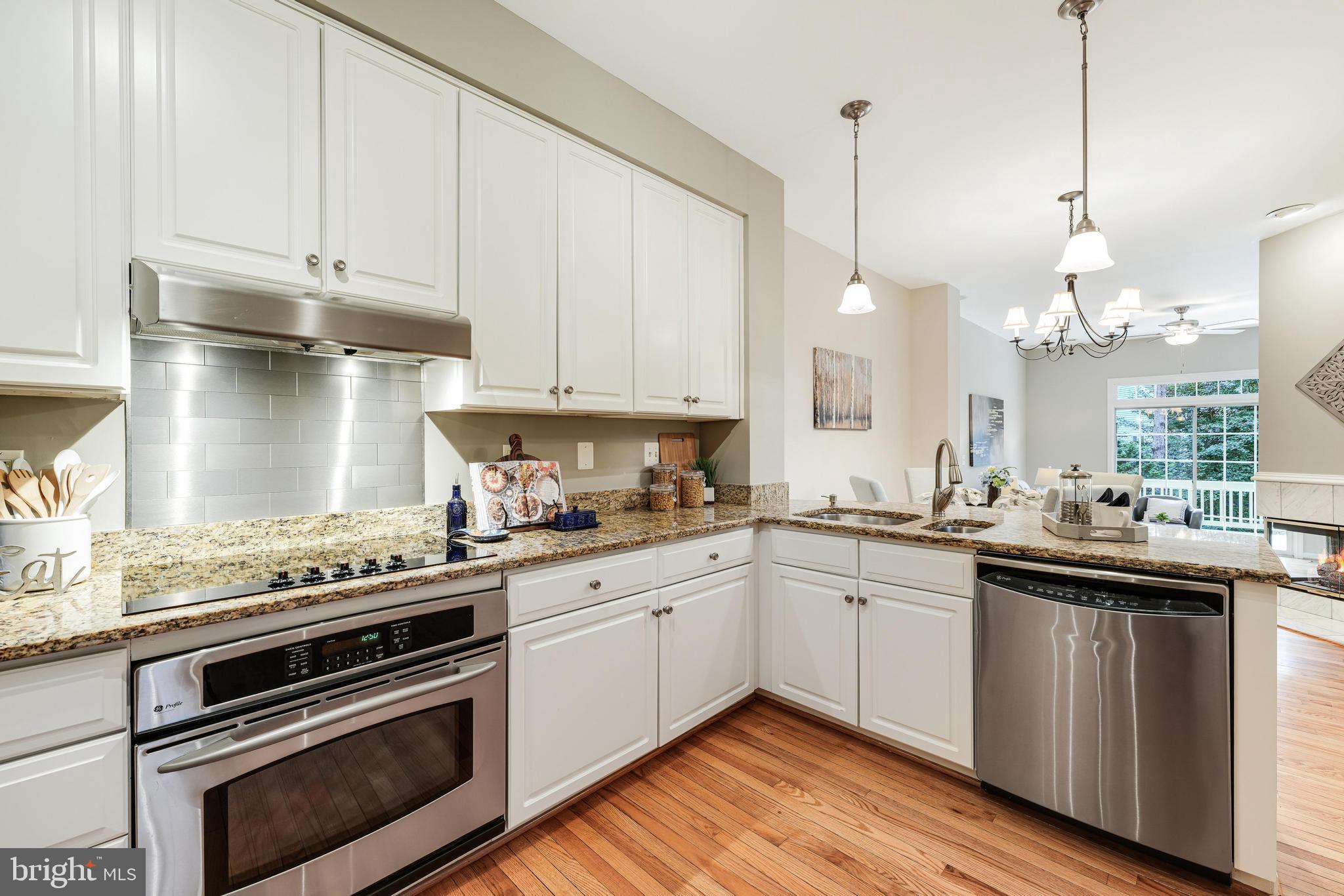 HEATHER KNOLL - Residential