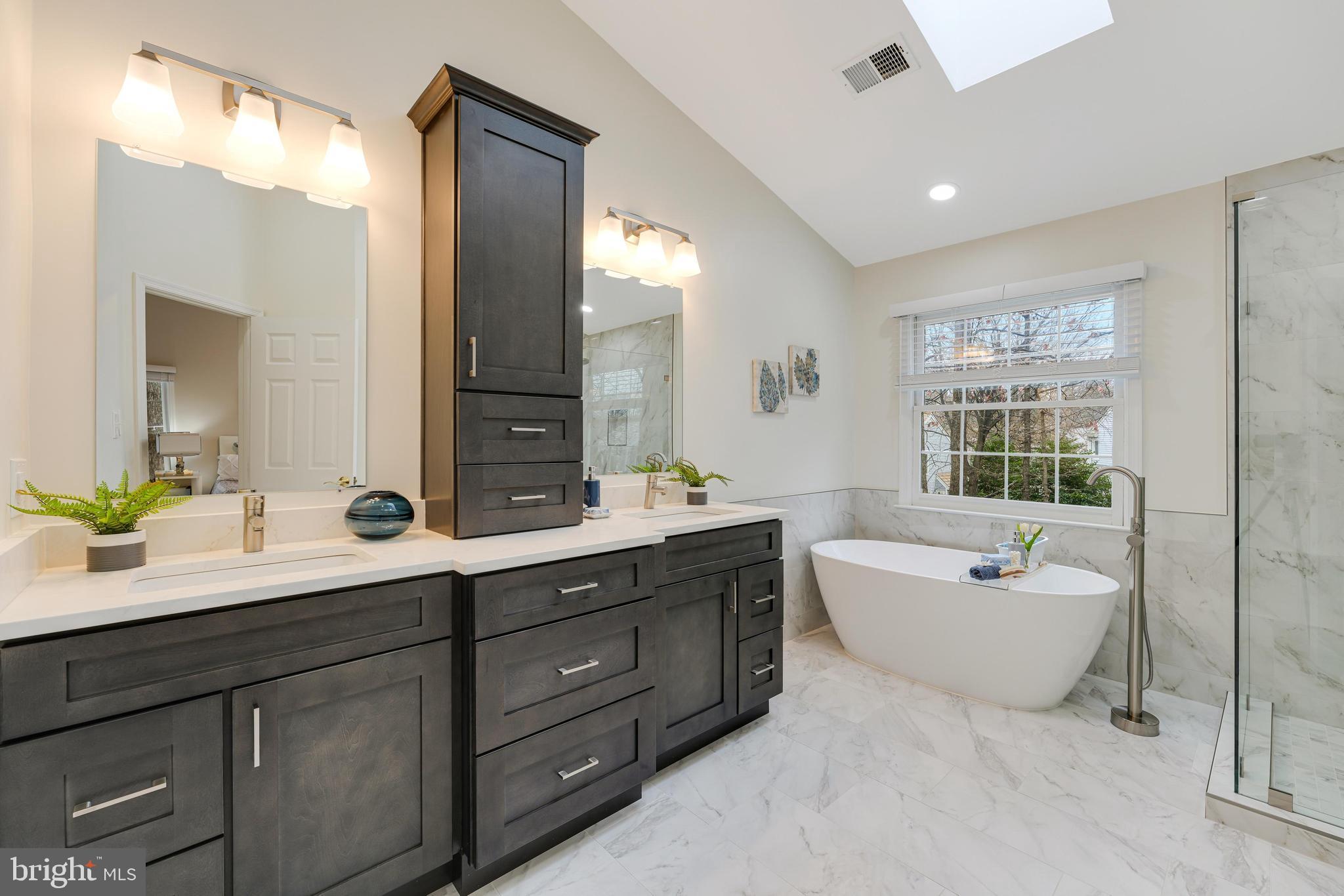 HEATHER KNOLL - Residential