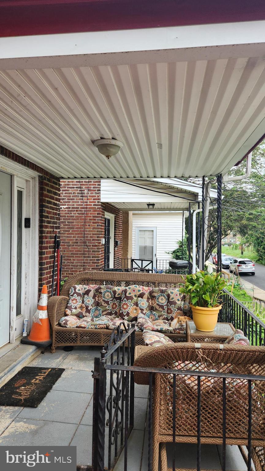164 WOODLAND AVENUE