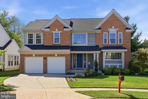 Photo of 43943 Rochelle Court, ASHBURN, VA 20147 (MLS # VALO2120662)