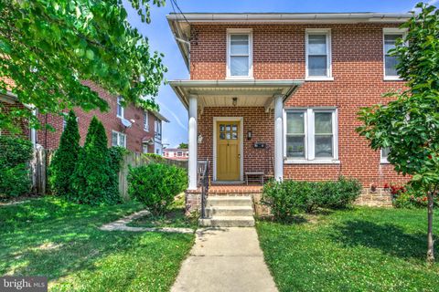 Photo of 21 S Custer Avenue, New Holland, PA 17557 (MLS # PALA2052890)