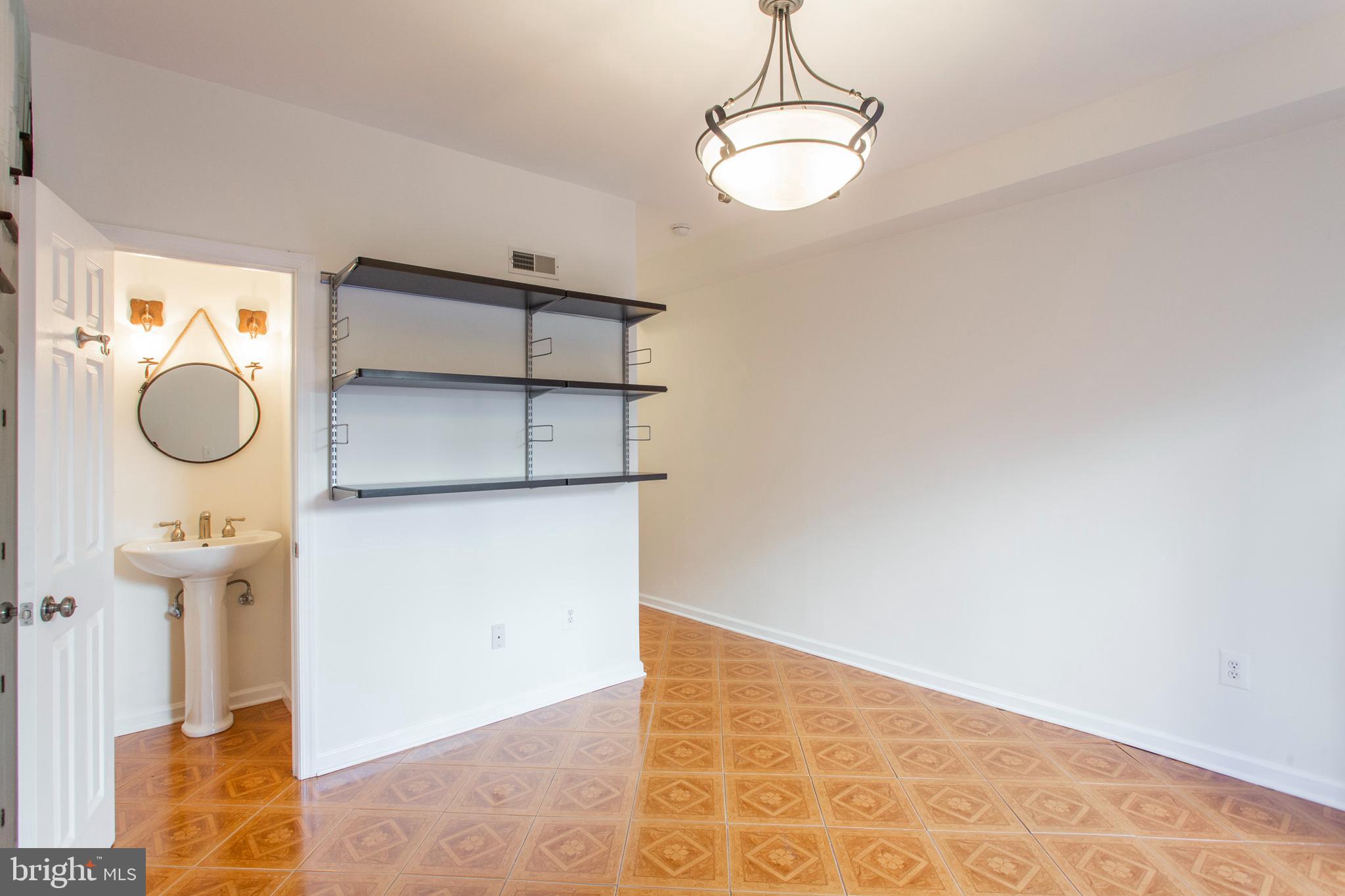 CENTER CITY - Residential Lease