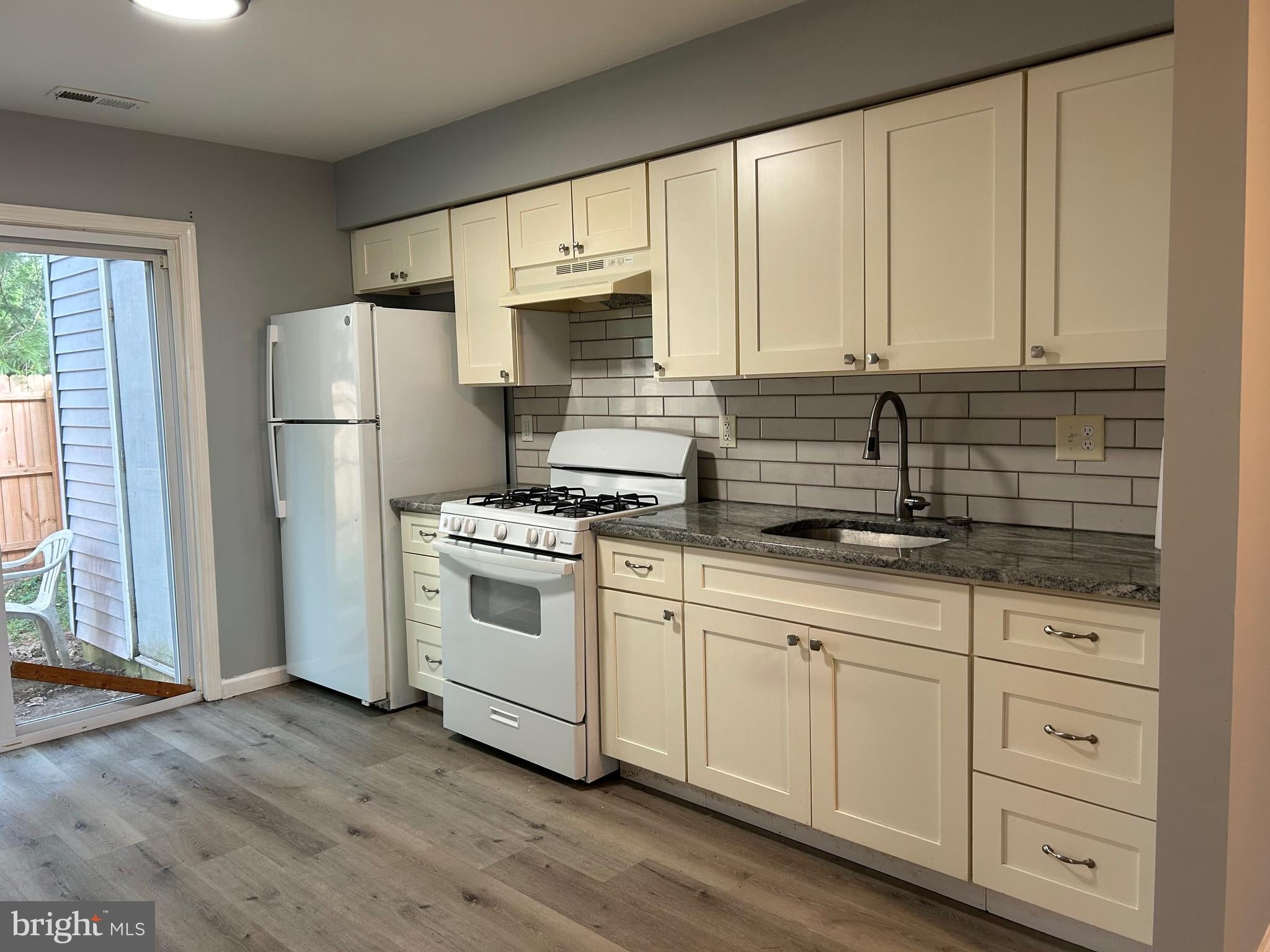 36 HOPEWELL