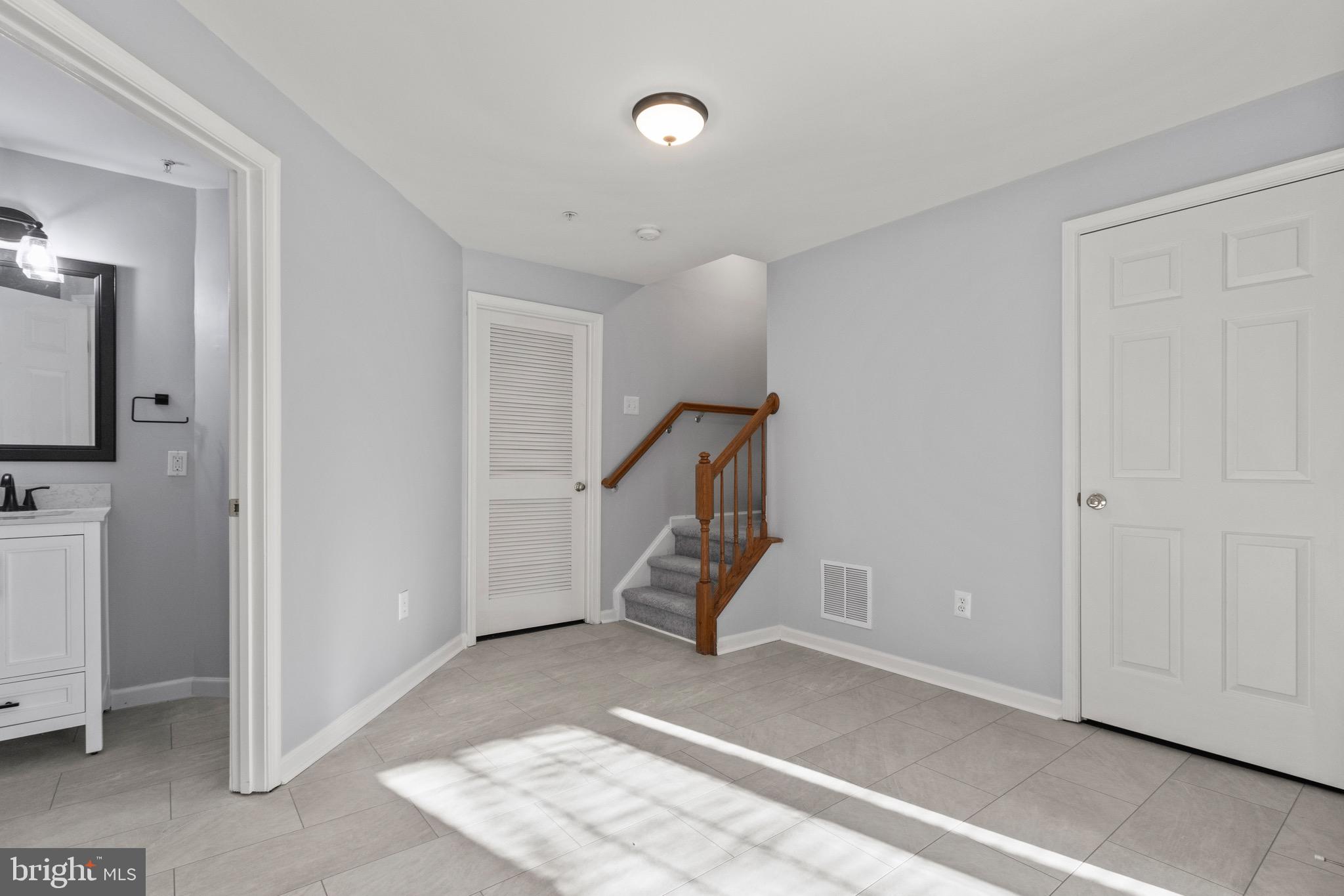 LYNDWOOD - Residential