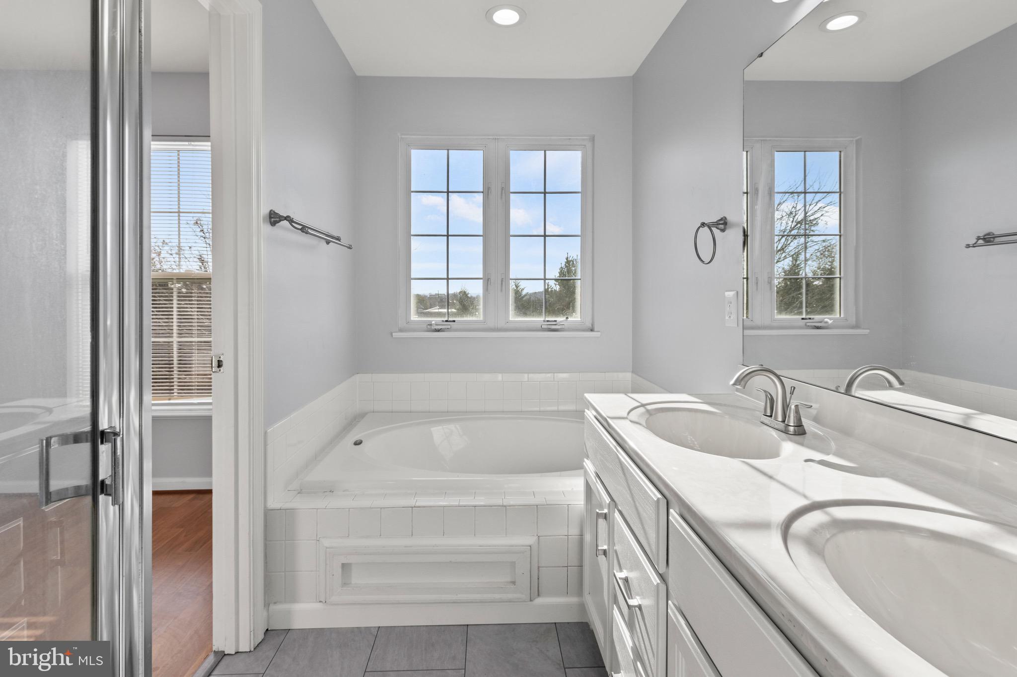 LYNDWOOD - Residential