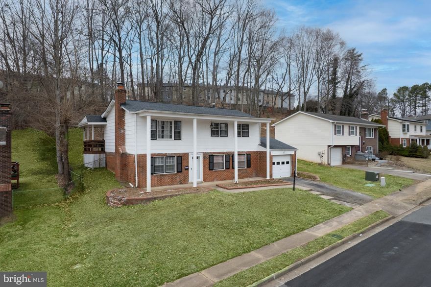 This spacious 4-bedroom, 2-bathroom home in Woodbridge is ready for its next owner! This home offers peace of mind for years to come. Functional layout that suits a variety of living arrangements. Upstairs, the main kitchen features plenty of space for cooking and entertaining. Downstairs, the lower level offers additional flexibility with its own prep area, perfect for extended family with additional bathroom, bedroom and storage. The backyard is ready for your personal touch. Located in a convenient Woodbridge neighborhood, you’re just minutes from shopping, dining, and commuter routes. Don’t miss your chance to see this one—schedule your tour today!