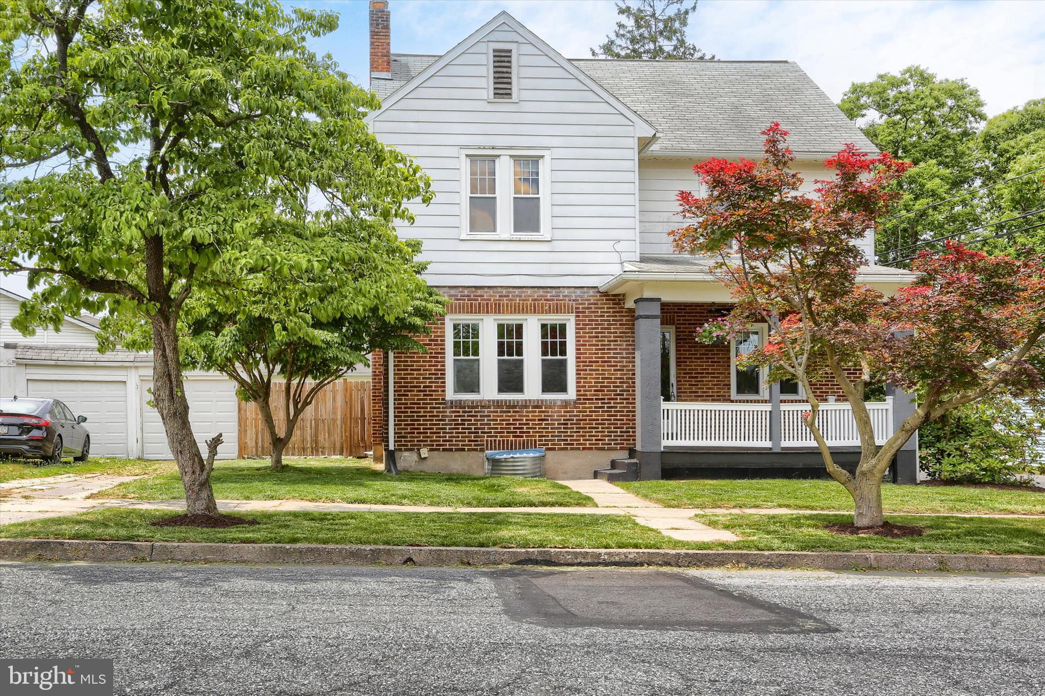 4 OAKLEIGH AVENUE