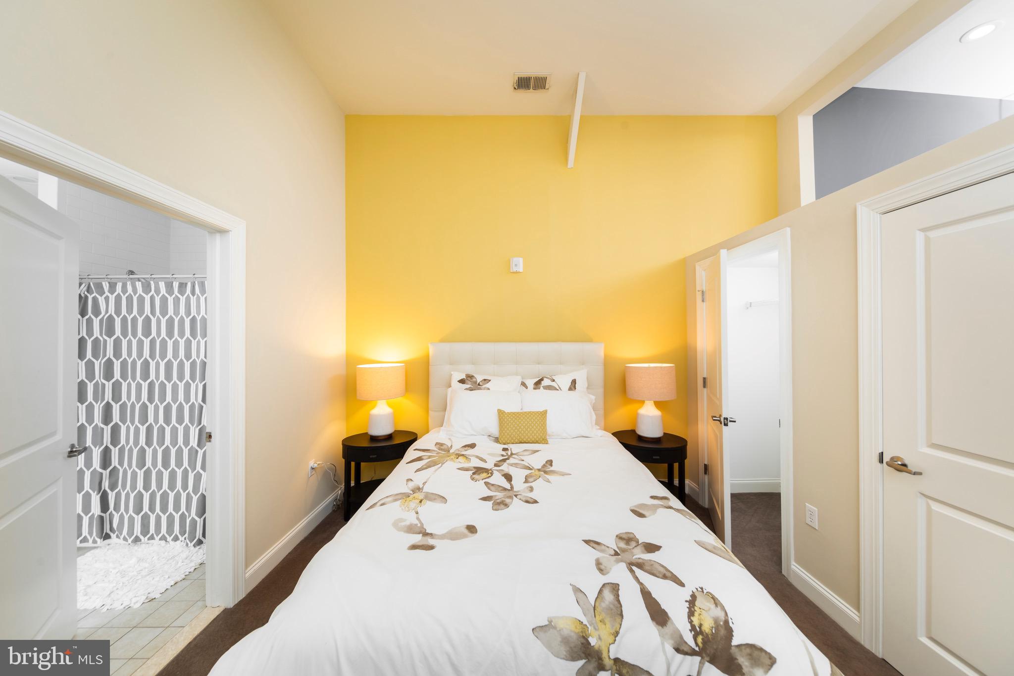 RIVERSIDE PARK - Residential Lease