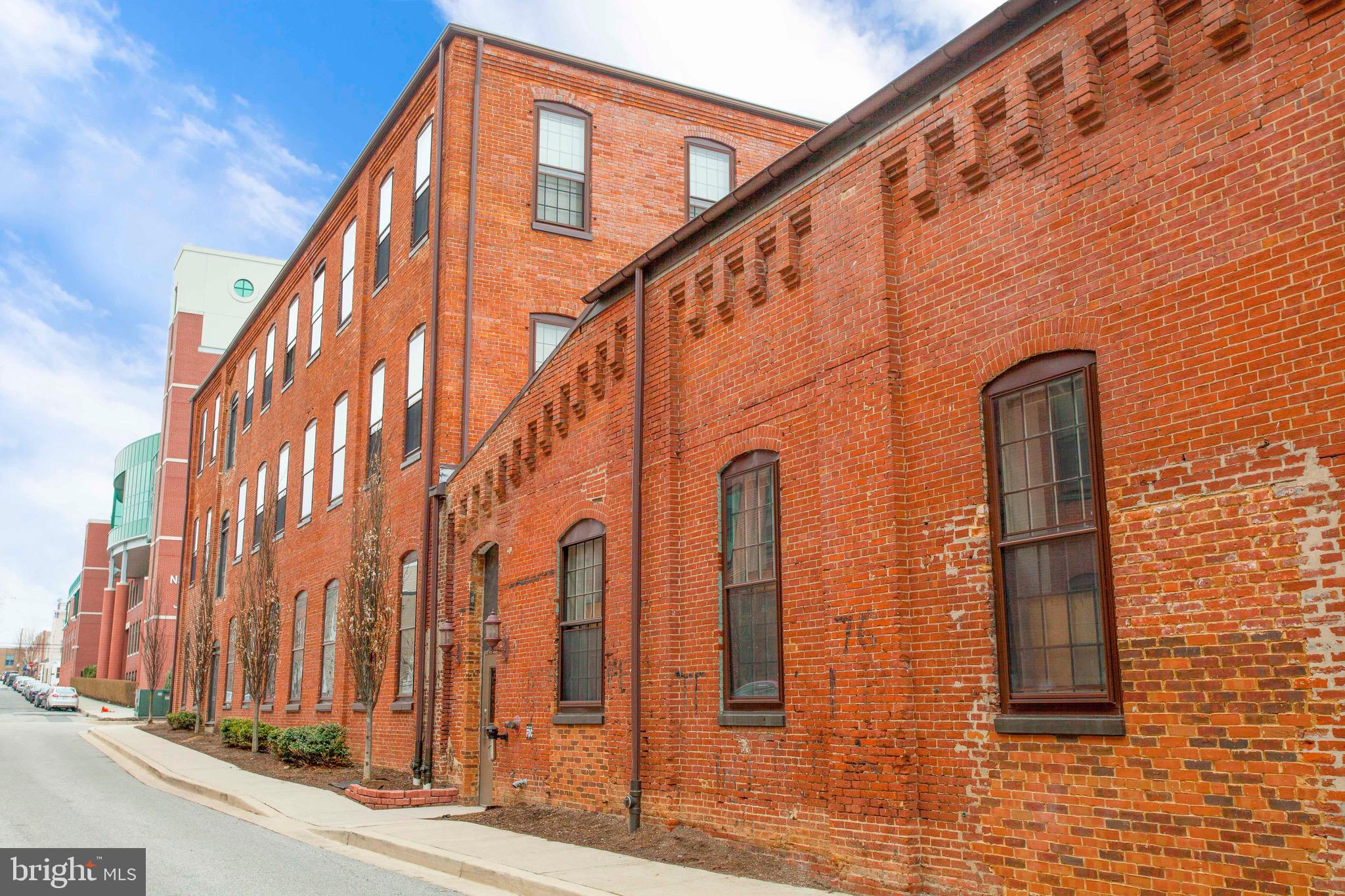RIVERSIDE PARK - Residential Lease