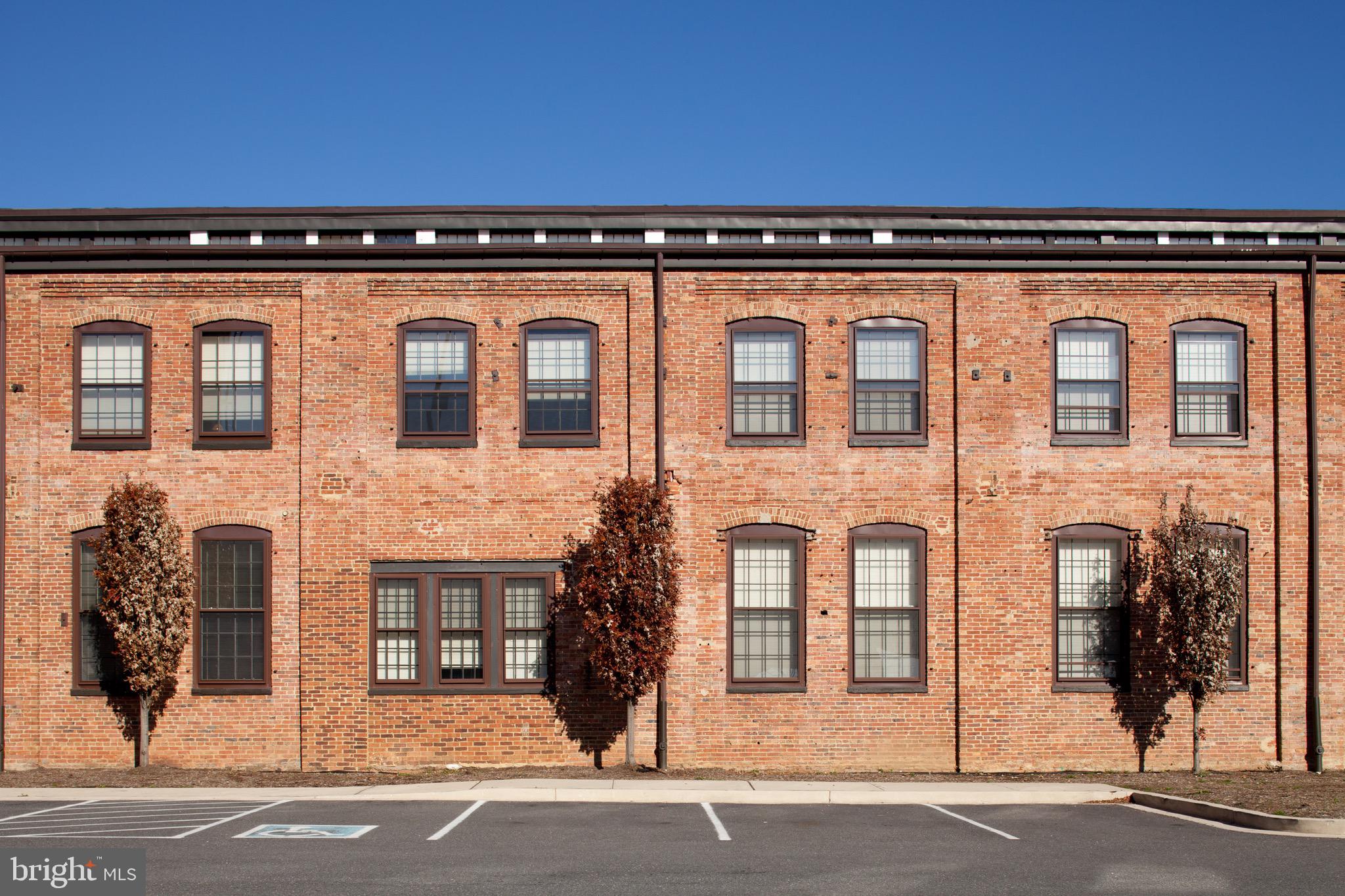 RIVERSIDE PARK - Residential Lease