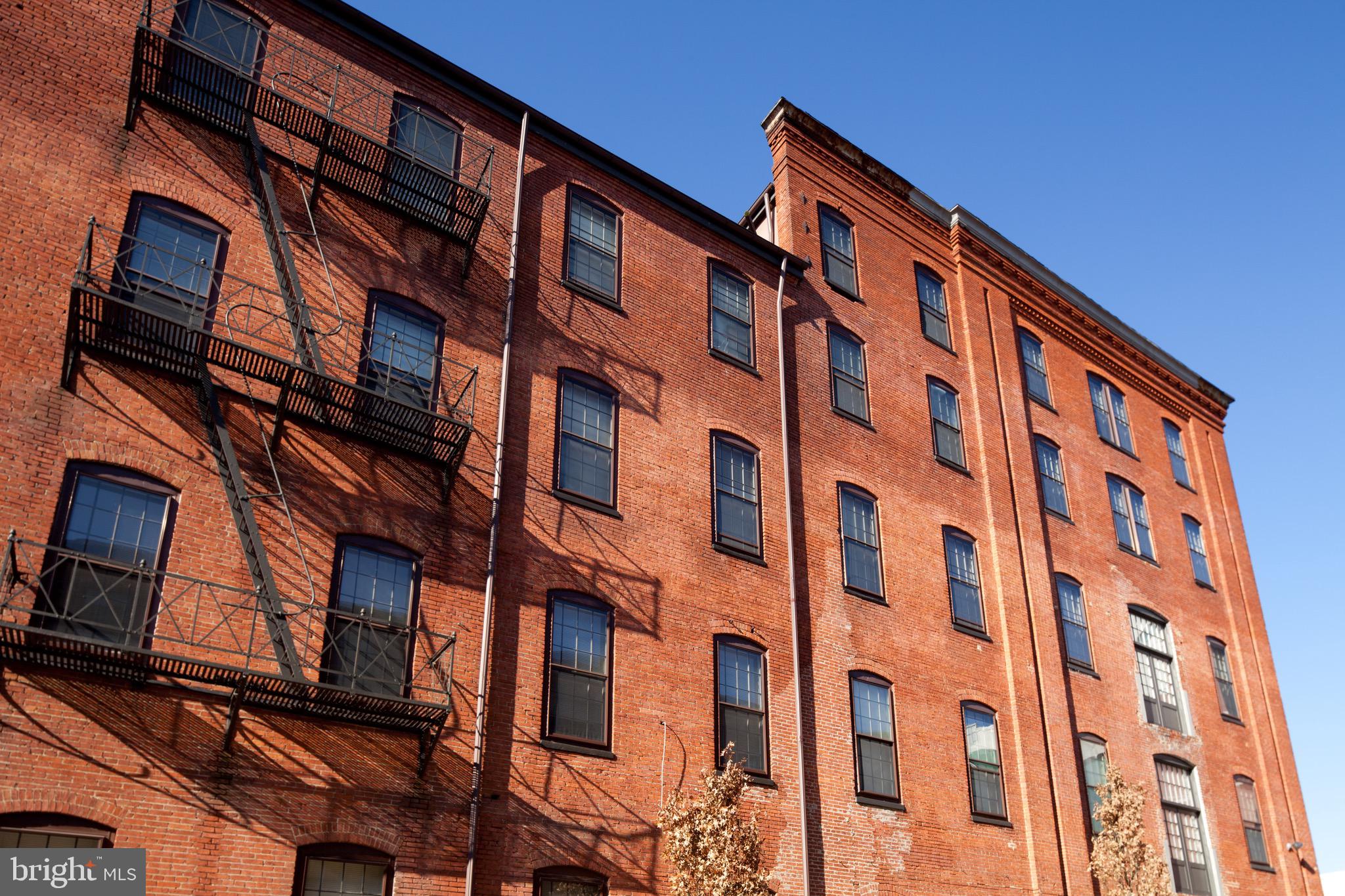 RIVERSIDE PARK - Residential Lease