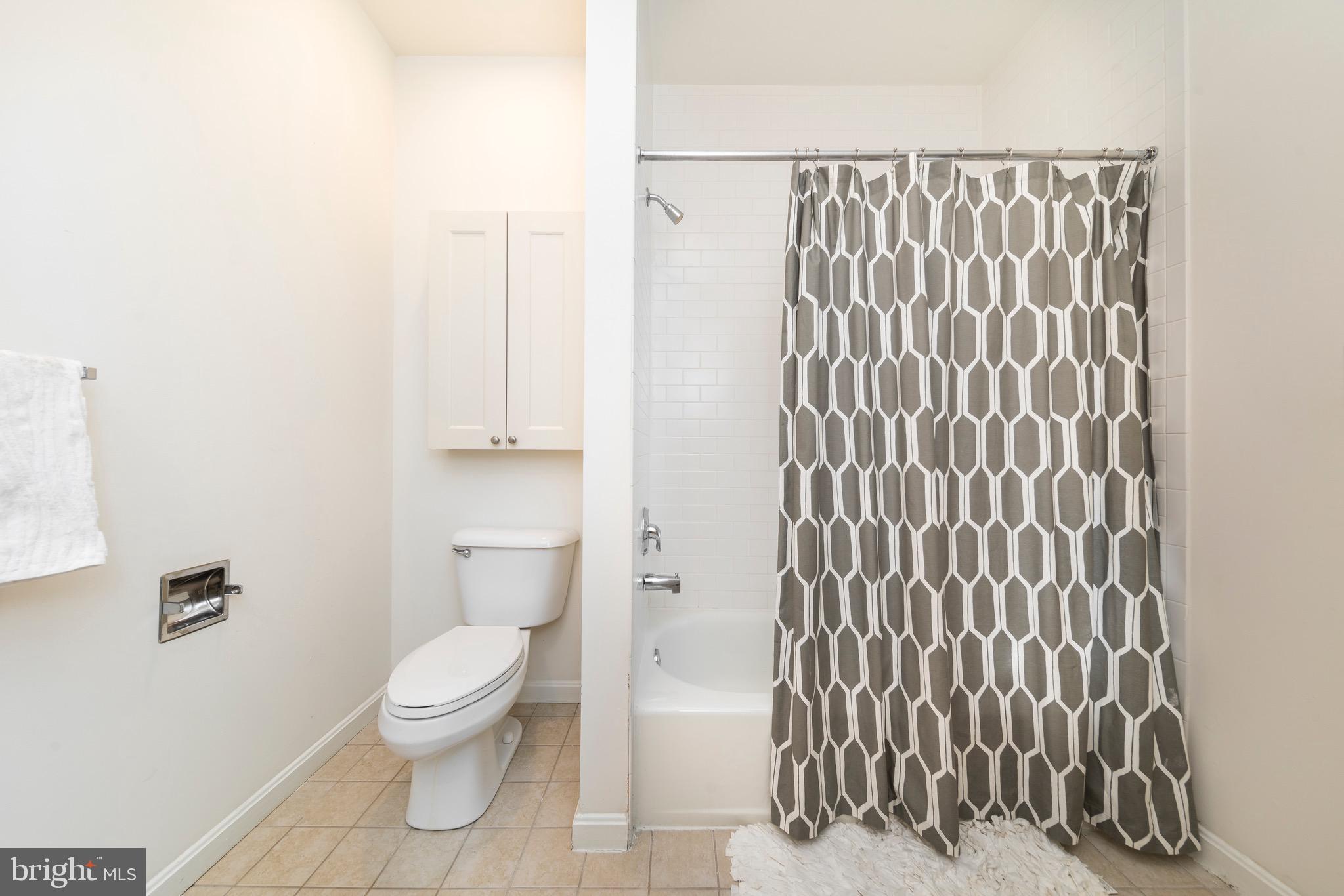 RIVERSIDE PARK - Residential Lease