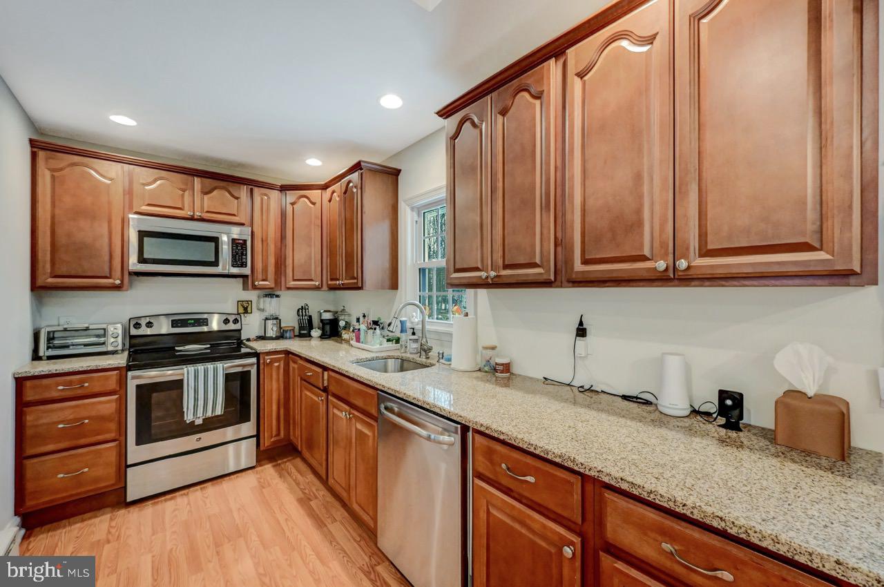 AROOWHEAD LAKE - Residential Lease