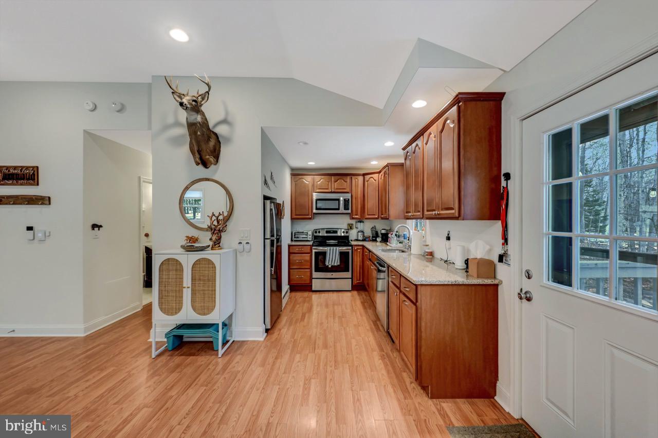 AROOWHEAD LAKE - Residential Lease