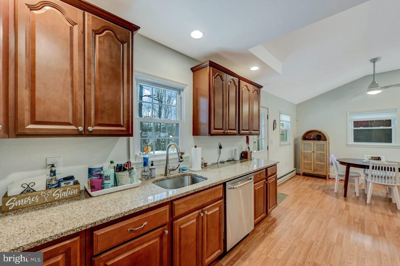 AROOWHEAD LAKE - Residential Lease