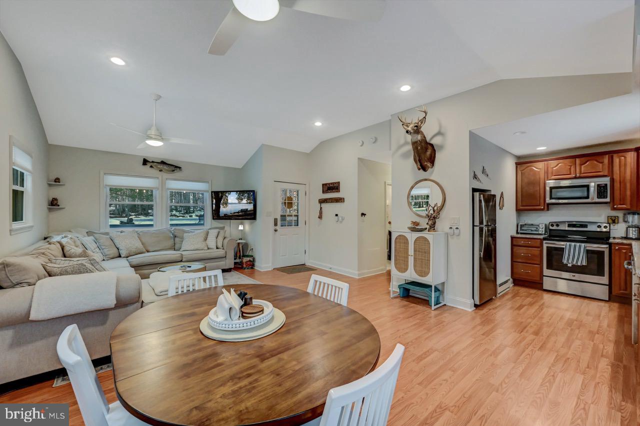 AROOWHEAD LAKE - Residential Lease