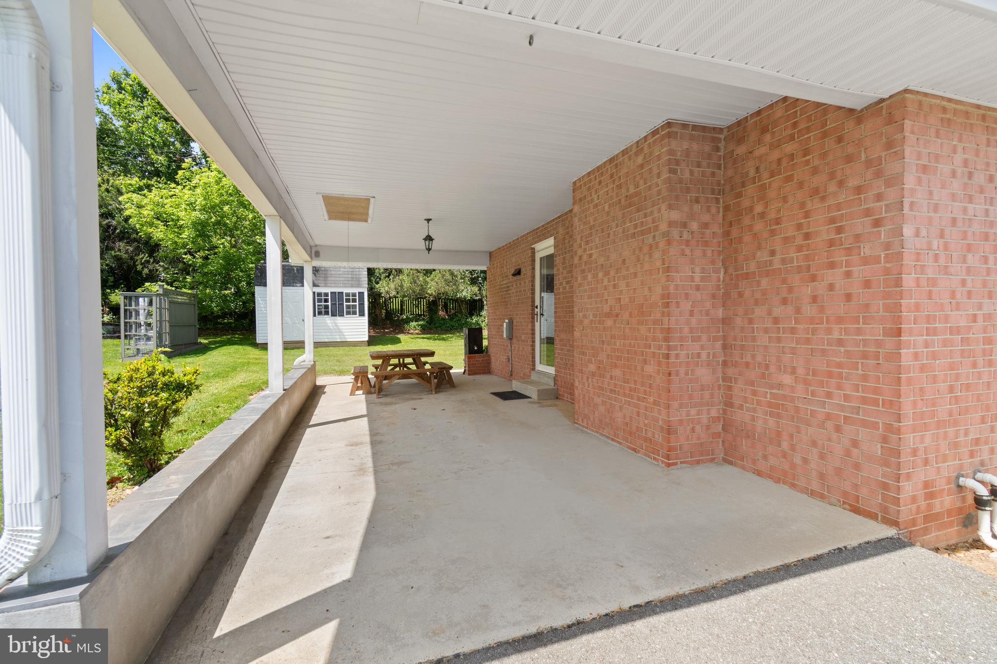 4010 OVERLOOK DRIVE