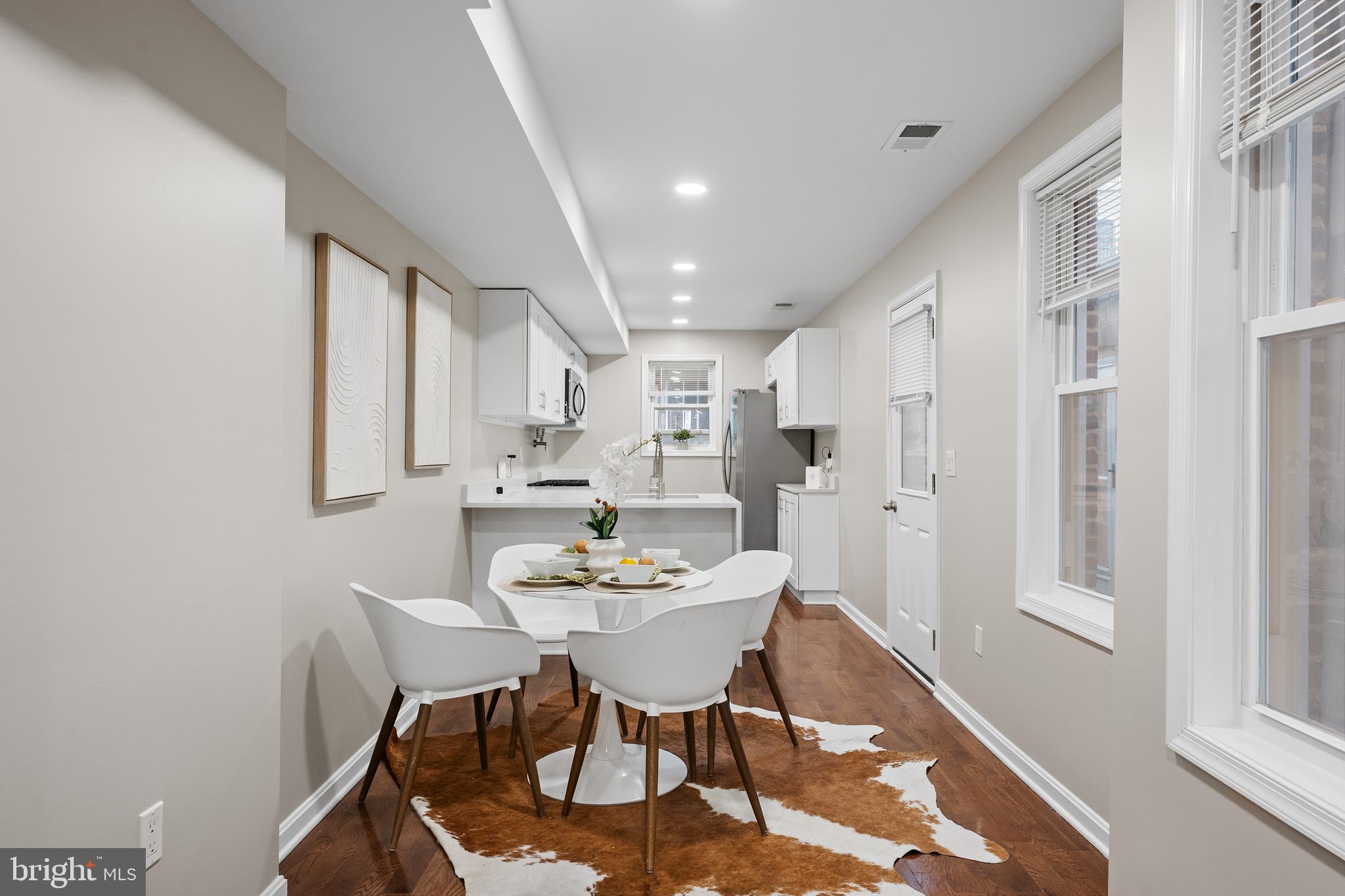 LOCUST POINT - Residential